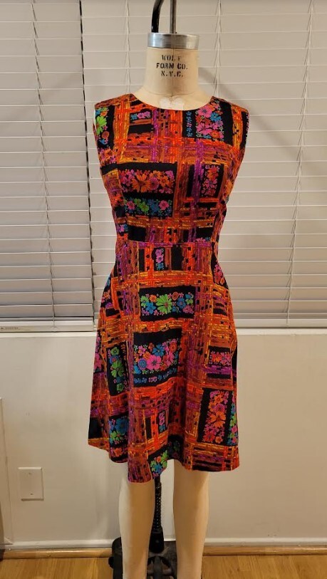 60s Vintage Tiki Mini Dress by Hobnobber Naturally – XS- 26.5″ waist