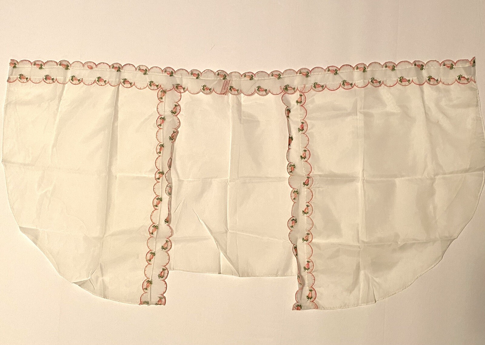 Vintage Kleinert’s White Crepe Bed Cape Pink Floral Embroidery Scalloped Edges