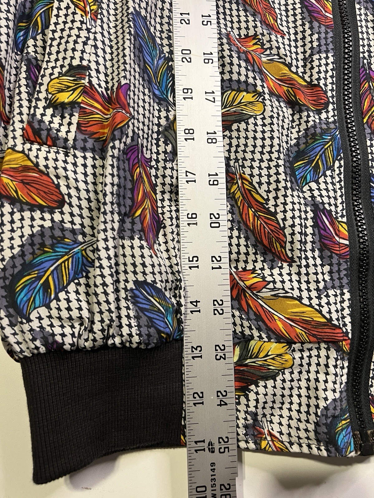 VTG 80s 100% Silk Bomber Jacket Carol Horn Feather Print W Sz M Oversized Retro