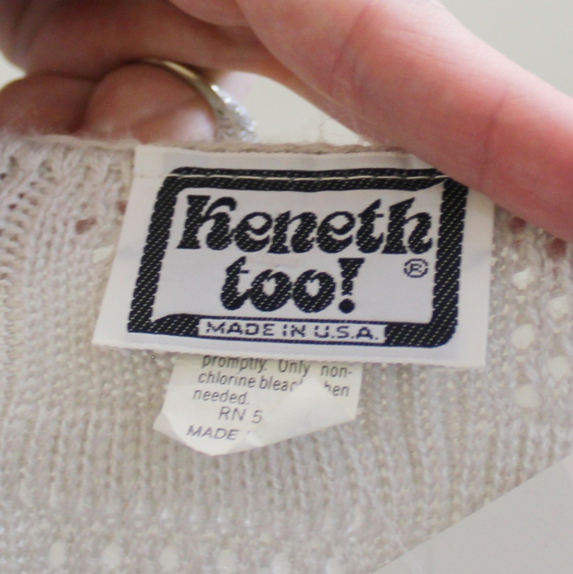 Vintage 70s Gray Knit Sweater Tee by Kenneth Too!