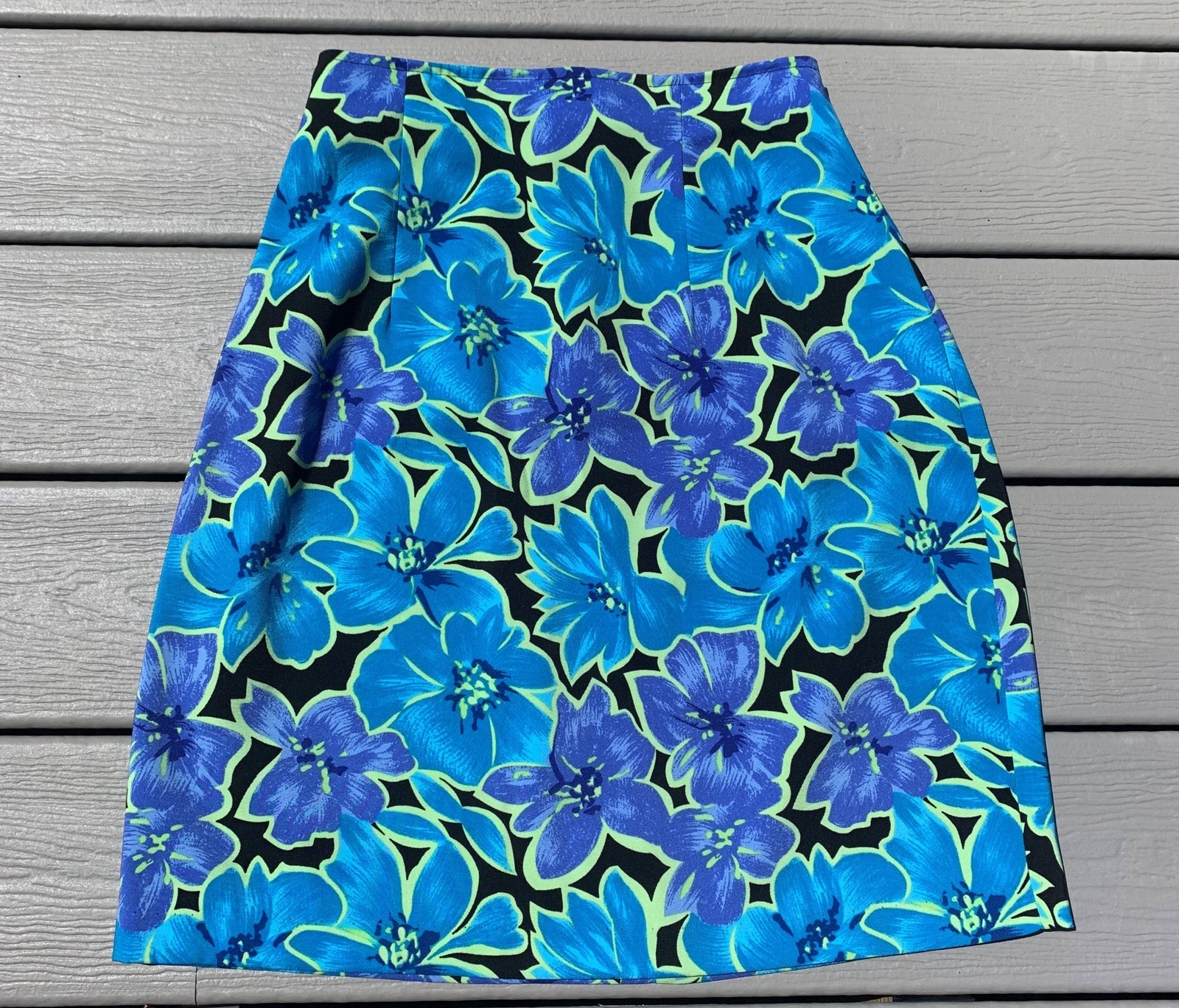 Vintage Floral Skirt Black w/Blue Purple Green Knee Length Sz 8 Light Flowy