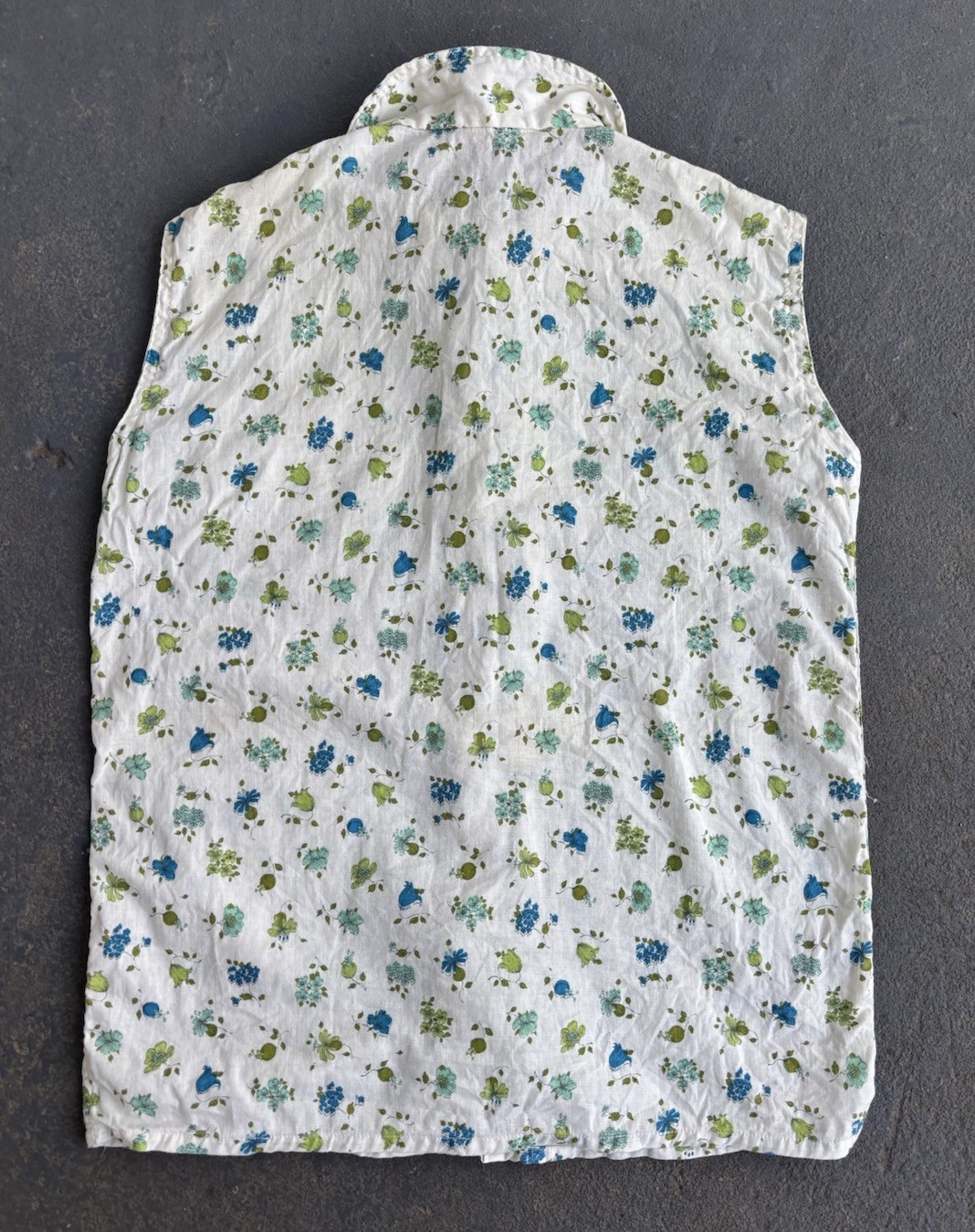 VTG 1950s Gordon Peters Sleeveless Floral Button -up.housewife Style.small
