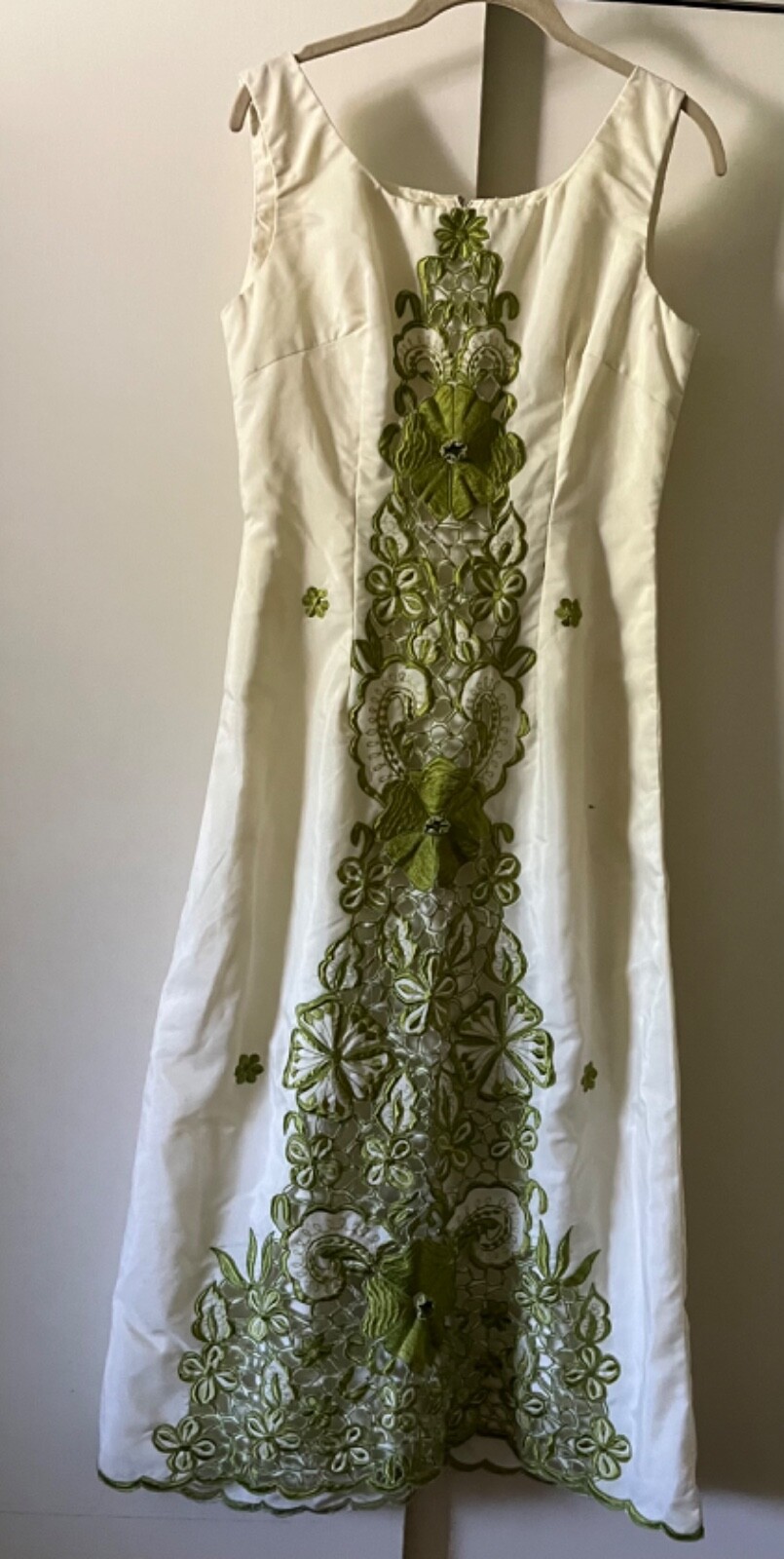 Vintage Cream and Green Embroidered Midi Dress sz 6 unnamed beautiful