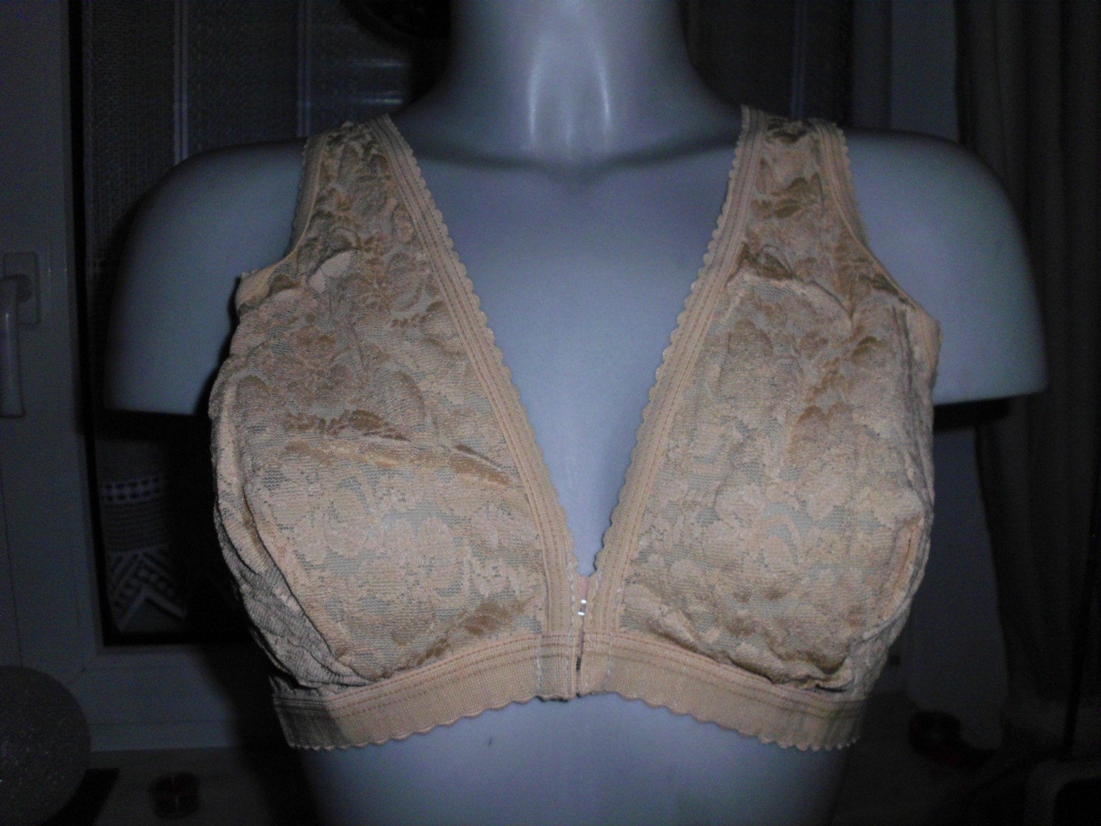 2x Vintage Bra 90-95 C, Damart Lace Skin/ Long Bra Unworn Stock Odor