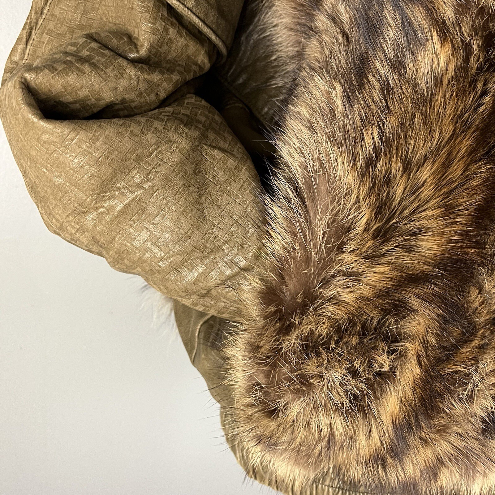 Rare Authentic Vintage Raccoon Fur Olive Leather Bomber Made in the USA – L/XL