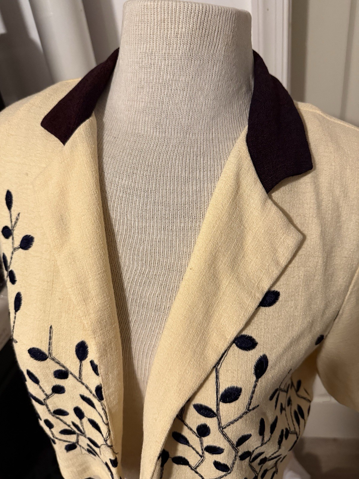 VTG allison-che Creamy Yellow with Black Embroidered Short Sleeve Blazer size12