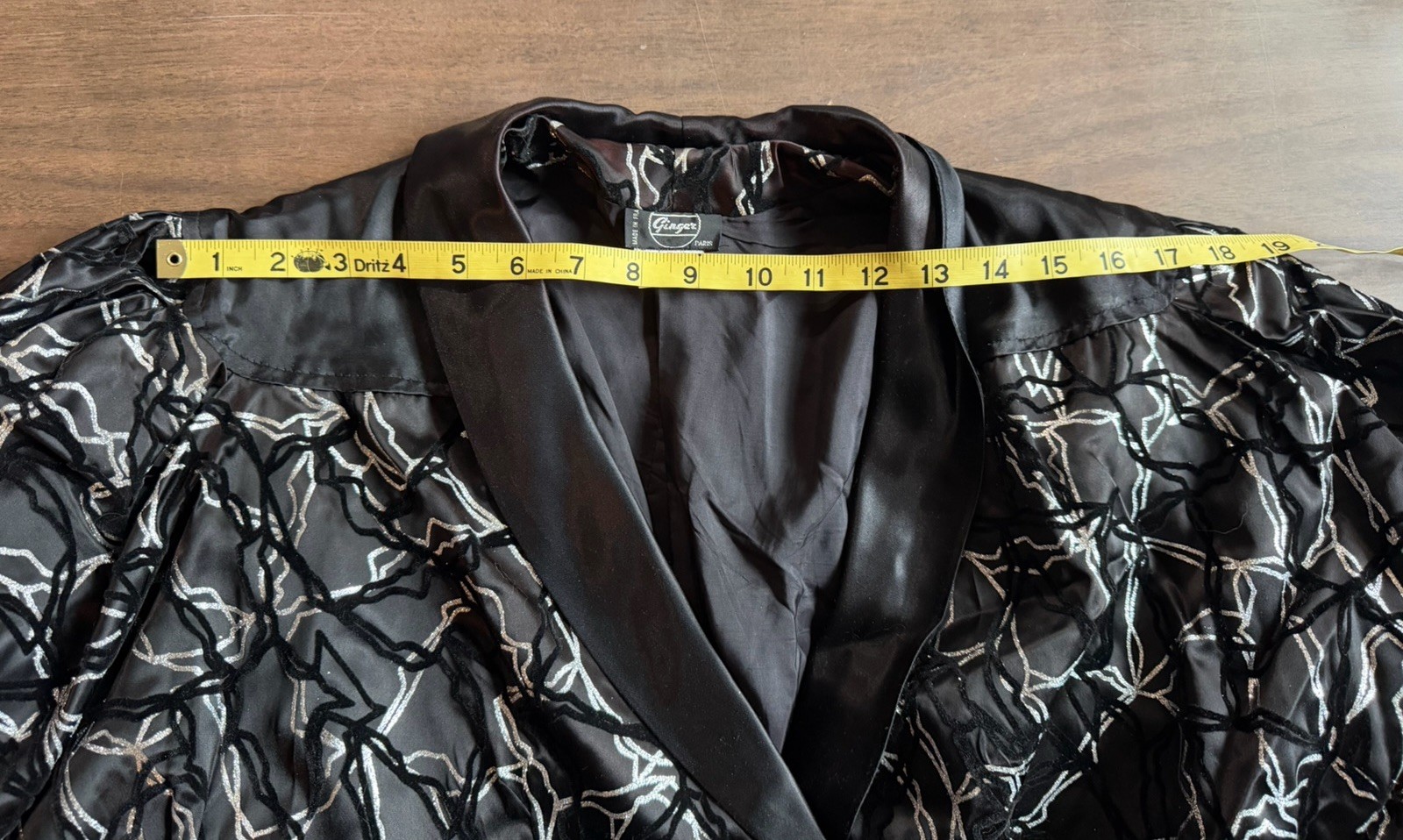 Vintage Ginger Black and Silver Abstract Metallic Evening Blazer Puffy Sleeves