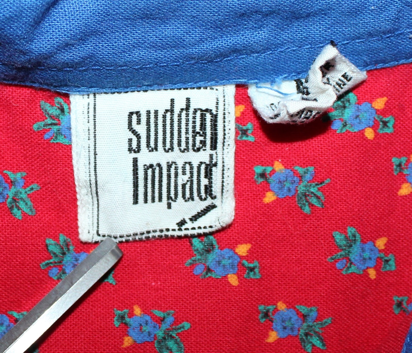 Sudden Impact vintage women’s shirt red button-front collared long-sleeve floral