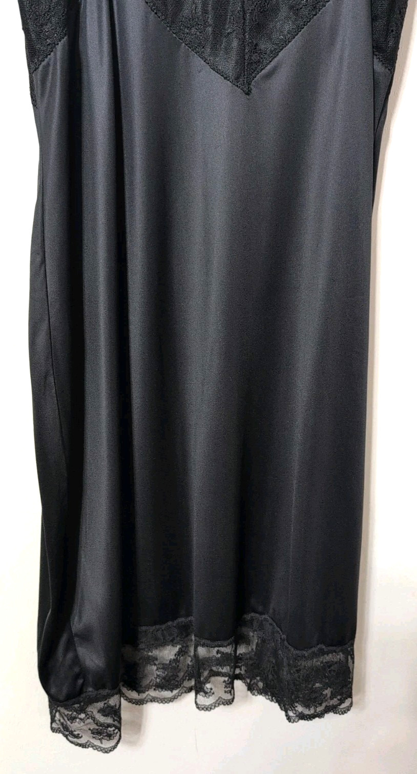 Vintage Black Full Slip Lace Size 20/42 Average