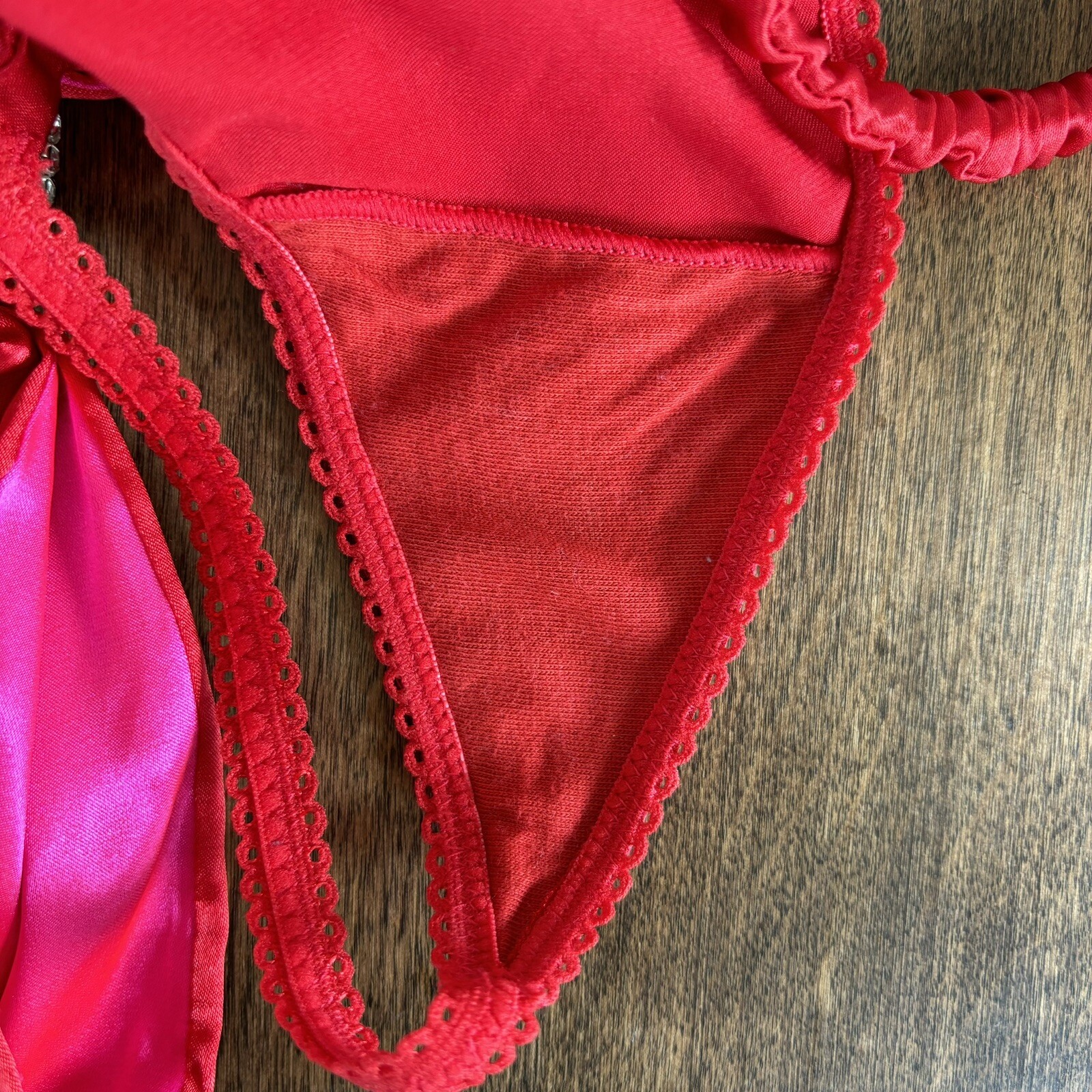 Victorias Secret Second Skin Red Satin Rhinestone Bow V String Panty Medium NWOT