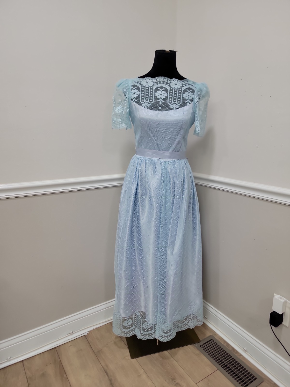 Blue Vintage Lace Prom Formal Vintage Size 11/12 Women’s Dress