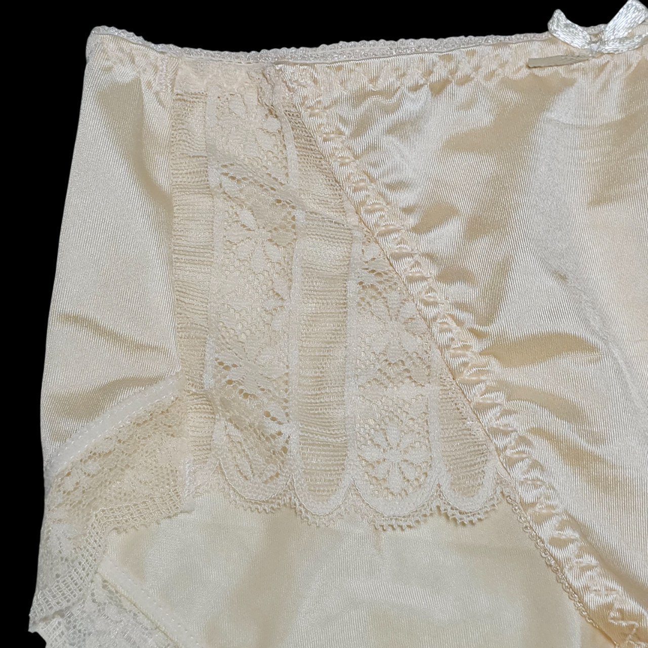 Vintage Slippery Yellow Panty Nylon Spandex Sissy Lace Brief Size 6-7 Hip 35-39″