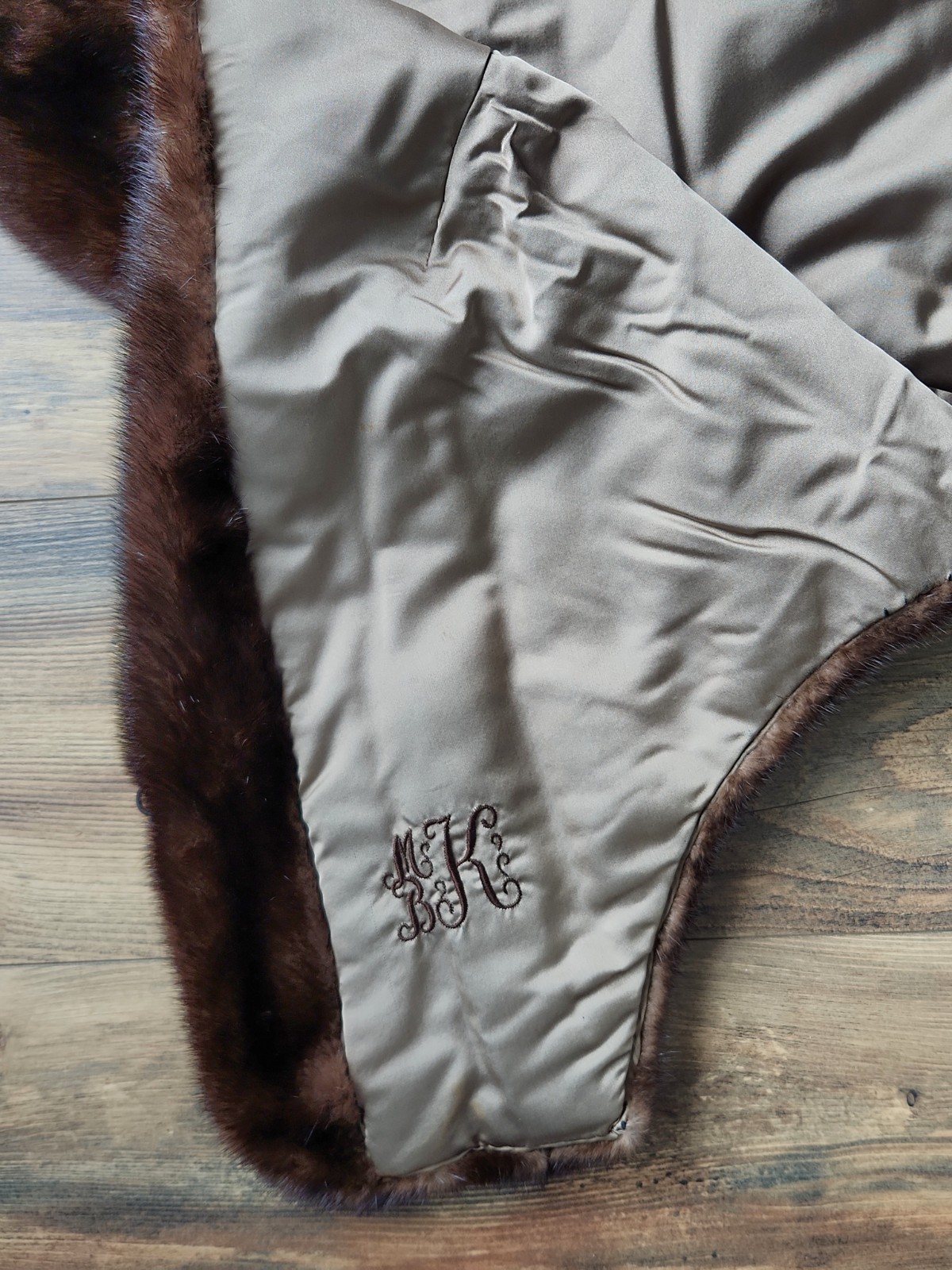 Vintage Brown Mink Fur Shawl 1950s Furs by Robert Women’s Lined Mono Collar