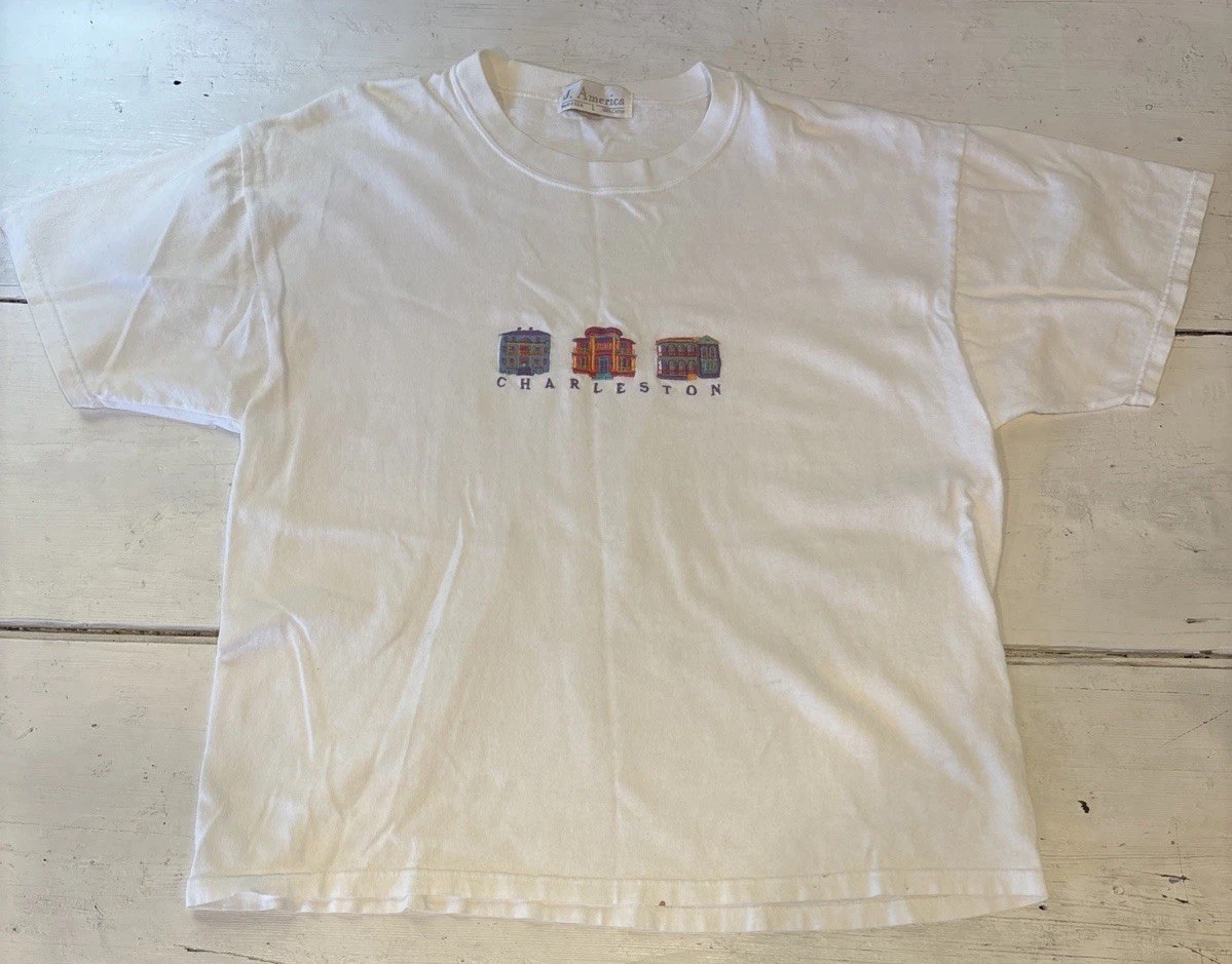 Vtg 1990s Women’s Charleston South Carolina Short Sleeve L T-Shirt Embroidered