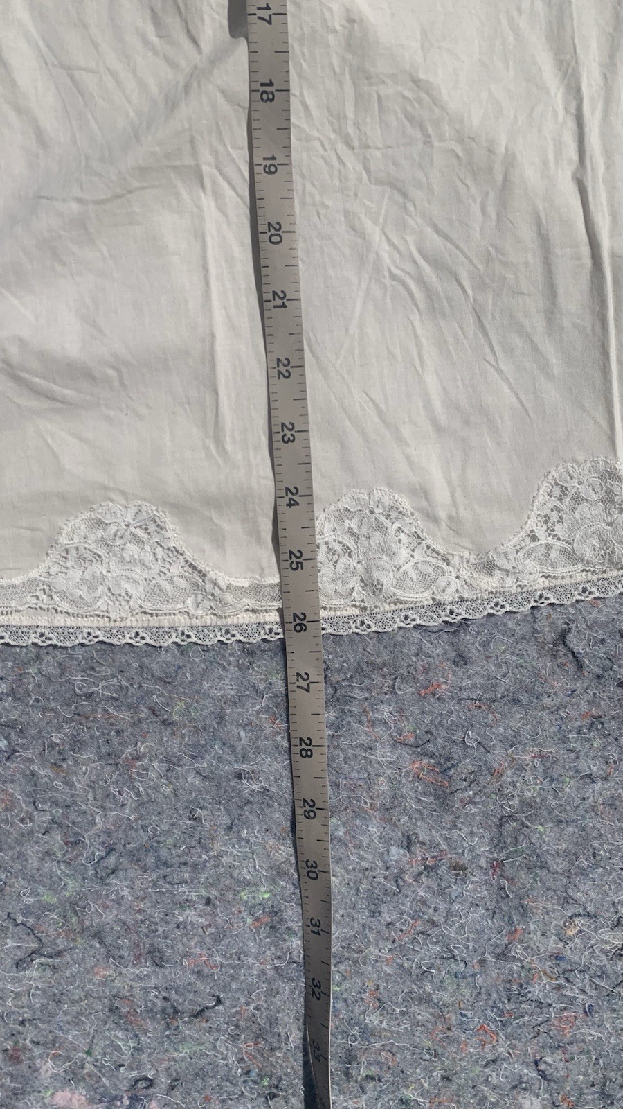 Adorable vintage 70s does Edwardian cream cotton casual skirt w/ lace trim