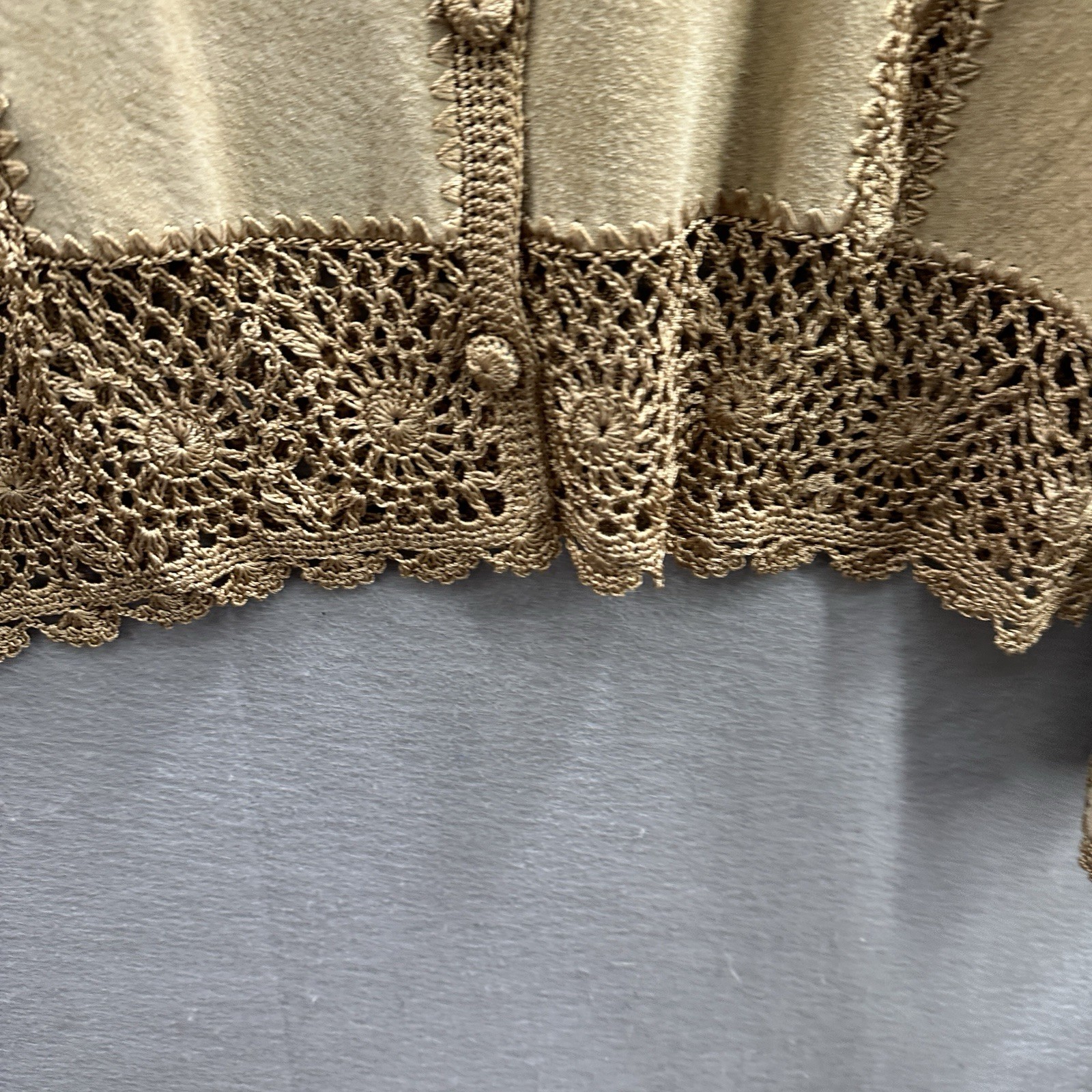 Vintage Suede & Crochet Tan Jacket Hippy Boho Grunge Quiet 70s y2k Women’s L