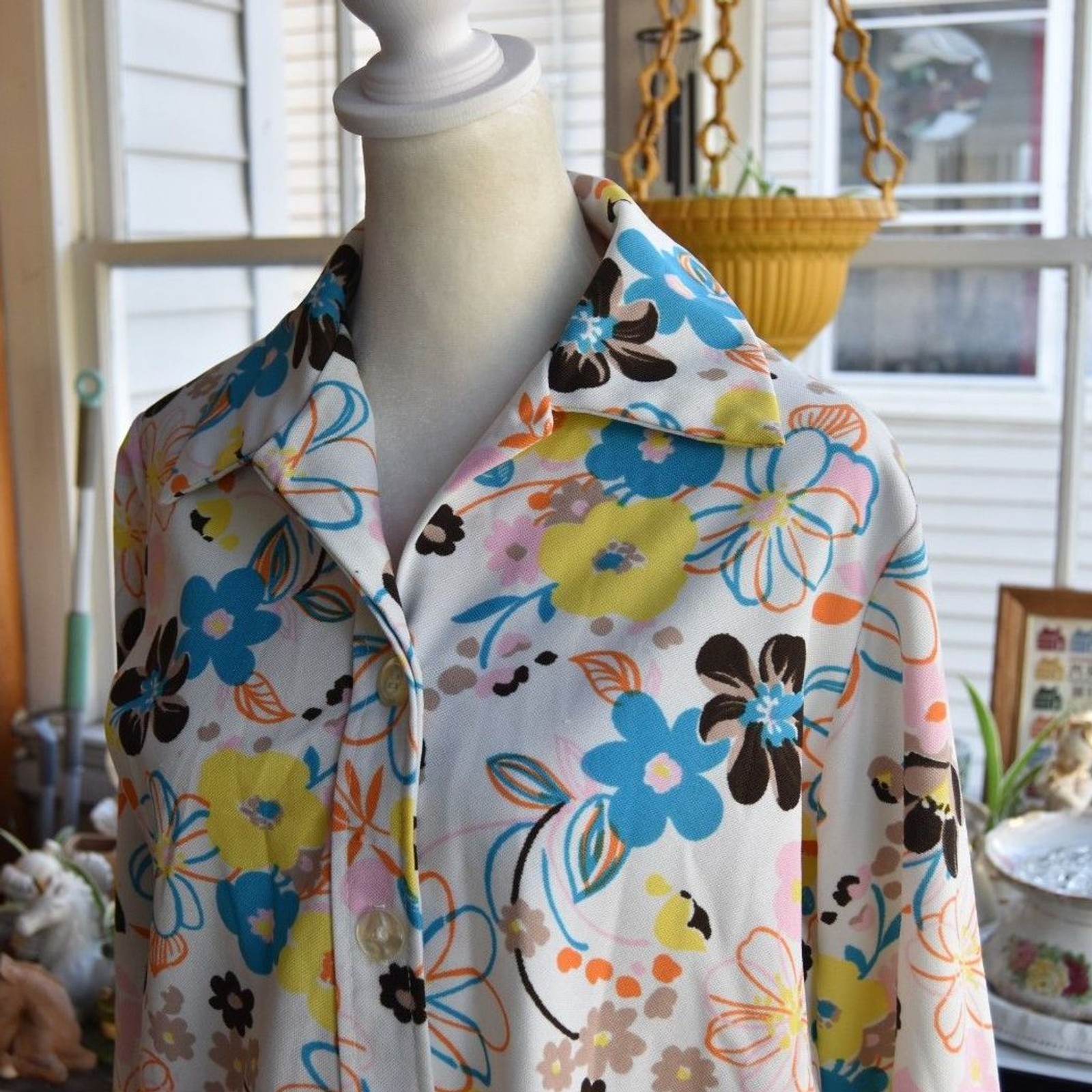 Vintage 70s Floral Mod Polyester Button Front Shirt Blouse White Colorful M