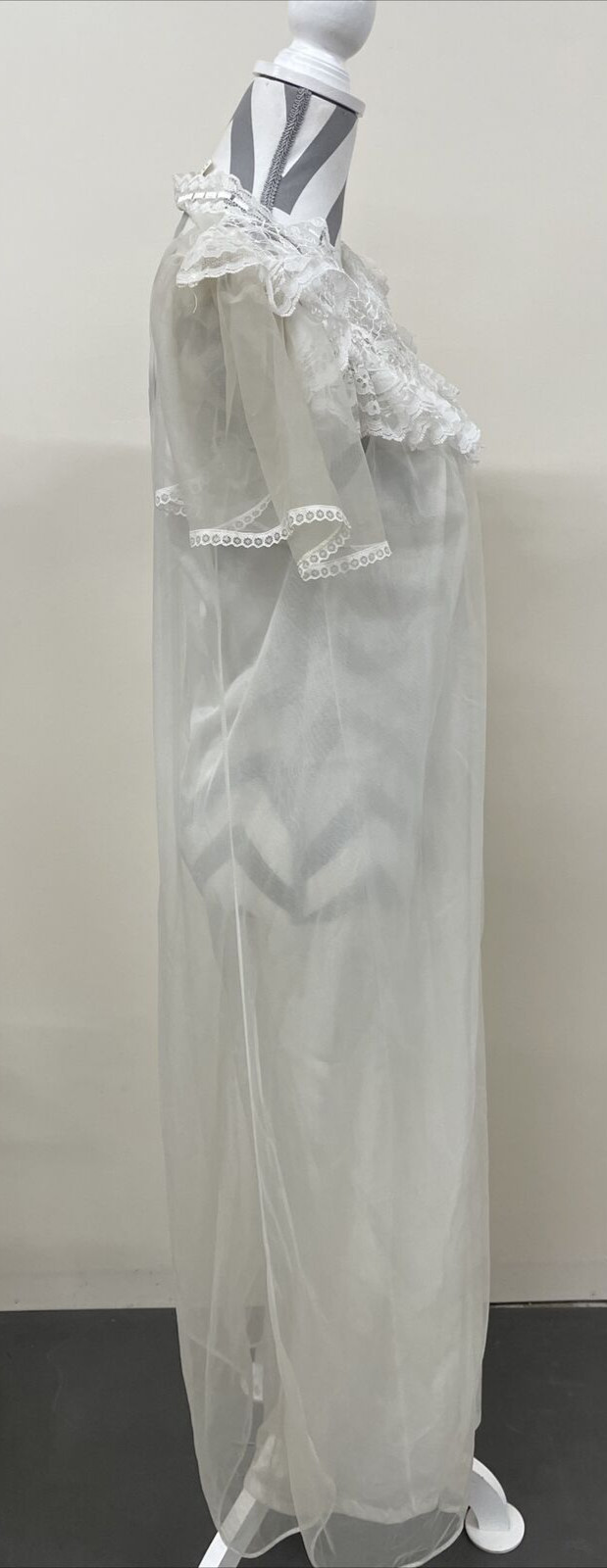 Vintage Spotlight Shimmering Ultra Sheer Chiffon Peignoir Robe Small Nylon Lace