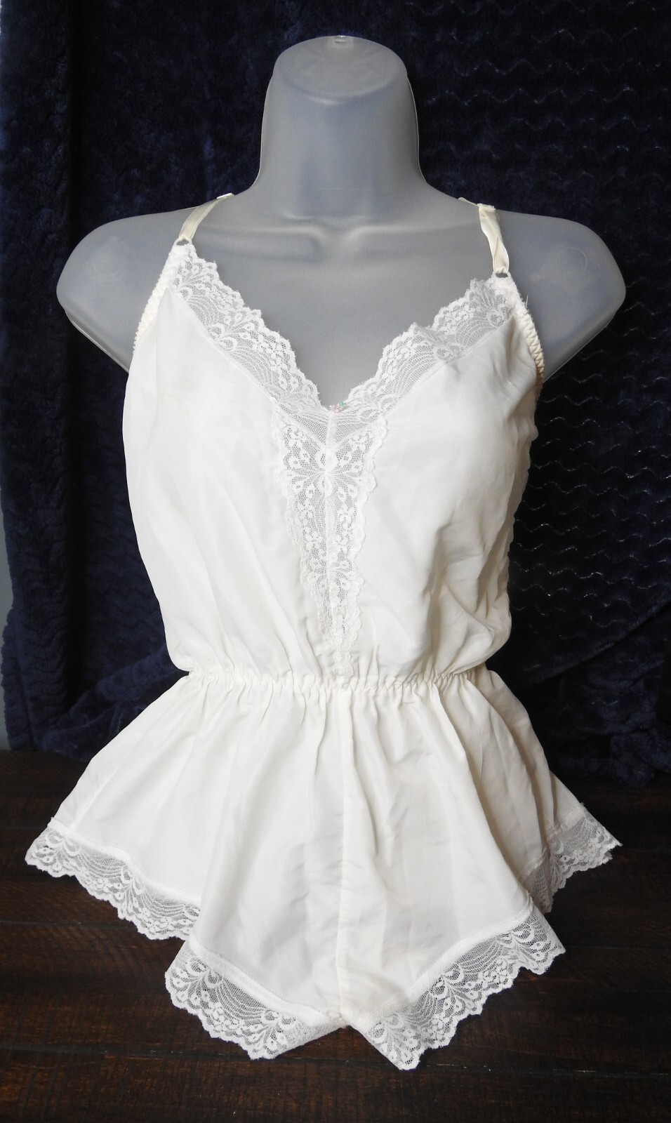 Vintage Early 80s Maidenform Ambiance Teddy Romper – Off-White – Size 6-8