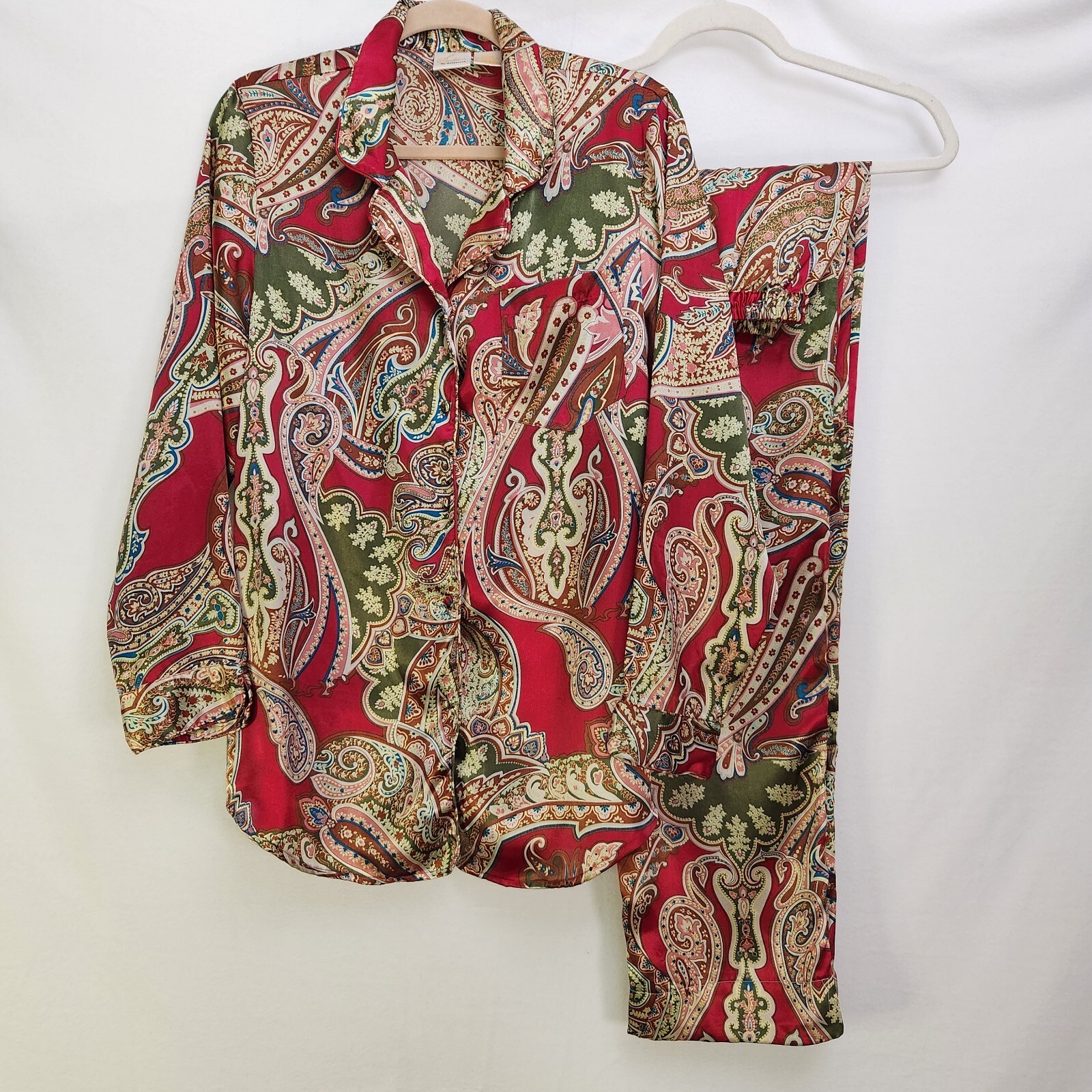 Women’s Satin Jacobian Paisley Print Pajama Top & Pants SOPHIA by DELICATES Med.