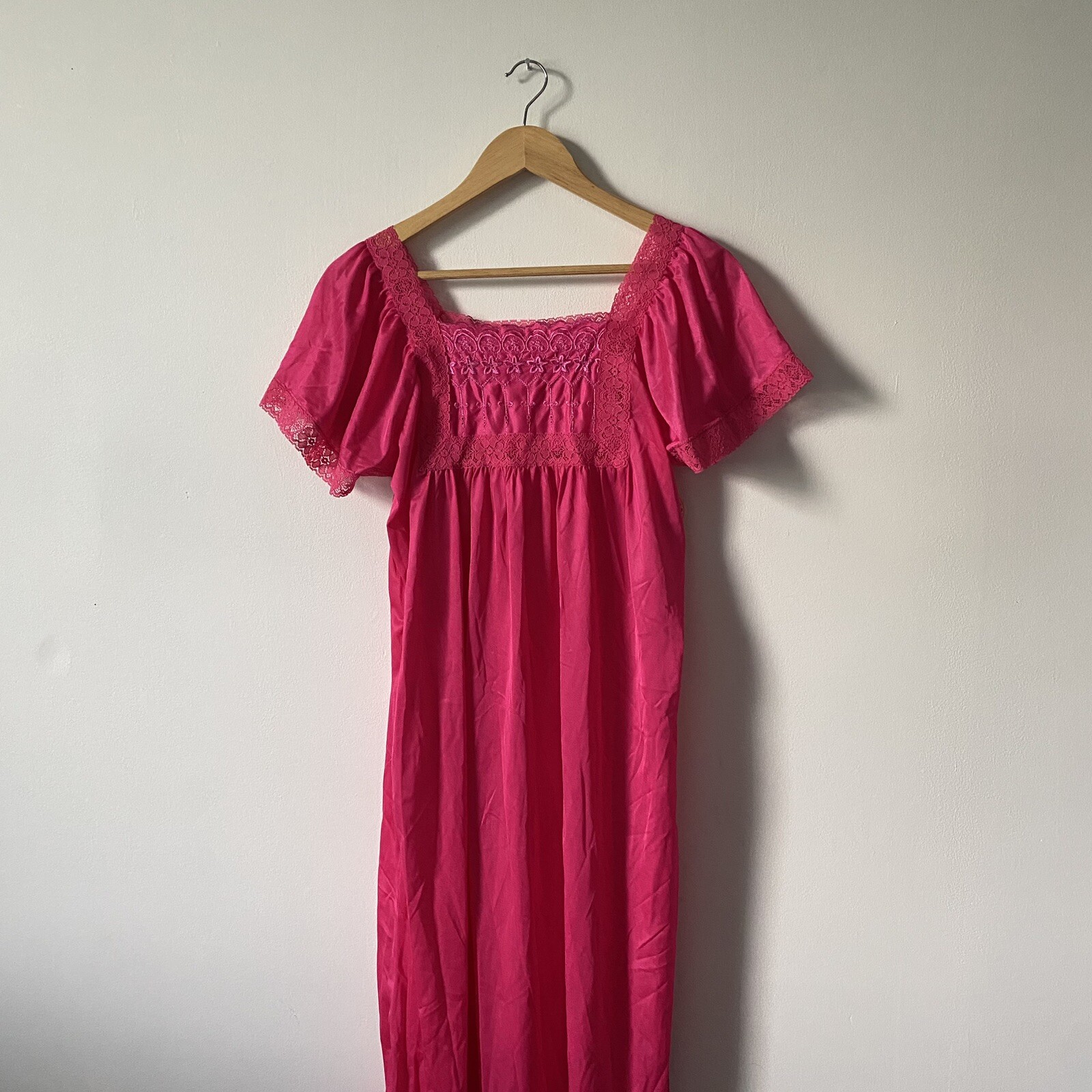 Vintage 70s Balletcore Boho Barbie Pink Rikki NY Maxi Floral Lace Night Gown