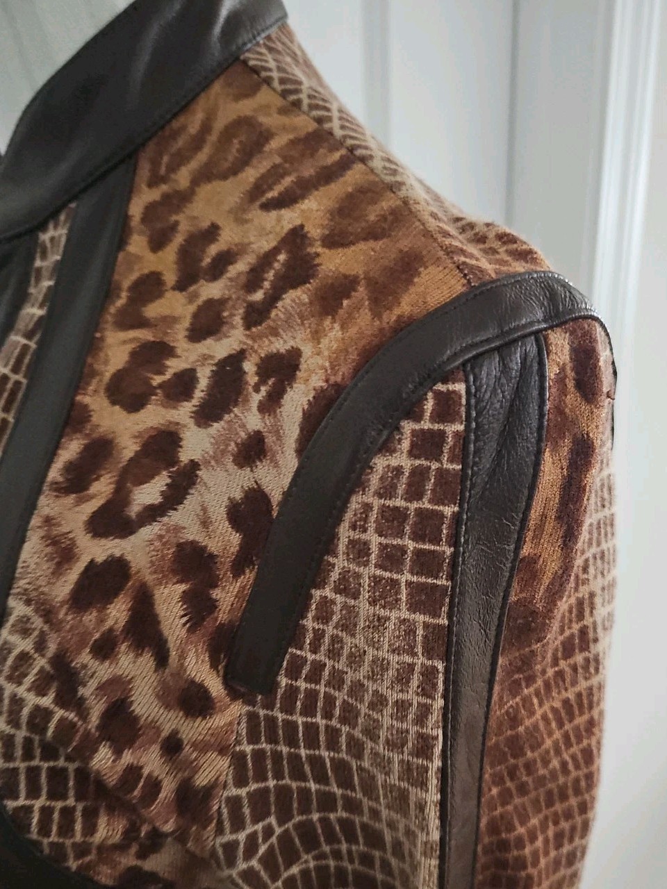 Vtg Y2K Mix Media Snake Leopard Print Mock Neck Faux Leather Panels Zip Sweater