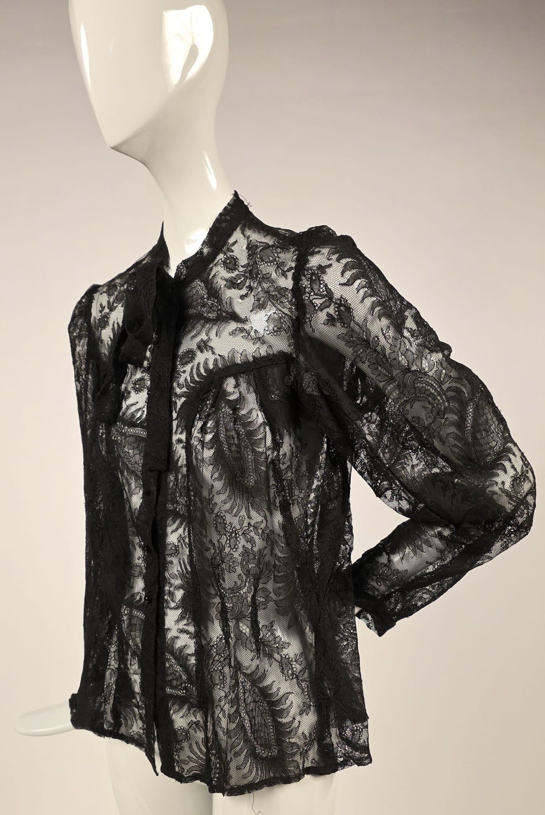 ANTIQUE 1930’S FRENCH FLORAL BLACK SILK CHANTILLY LACE W BOW TIE NECKLINE