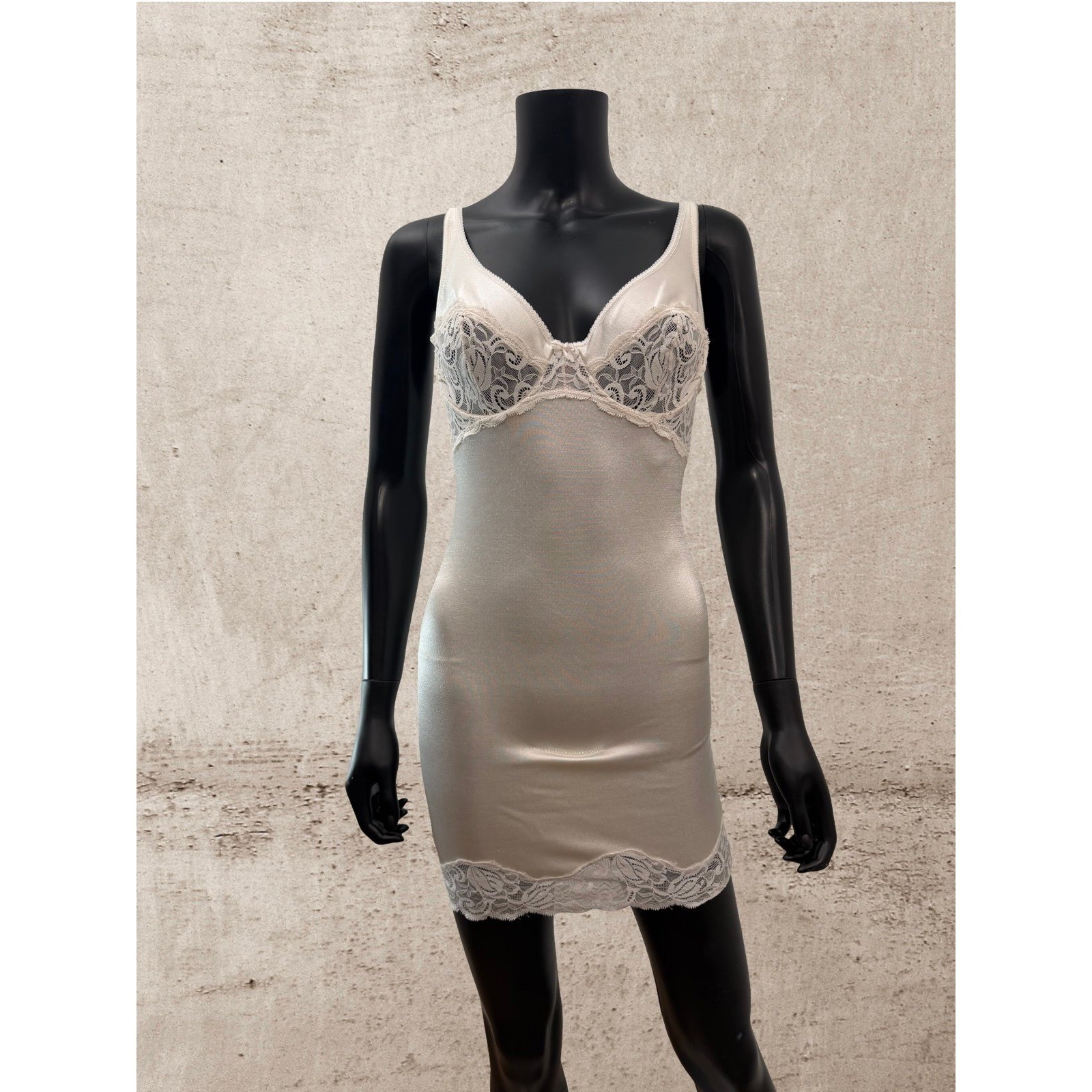 Vanity Fair Ivory Lace Shaping Slip Bodysuit Camisole Size 36 Vintage