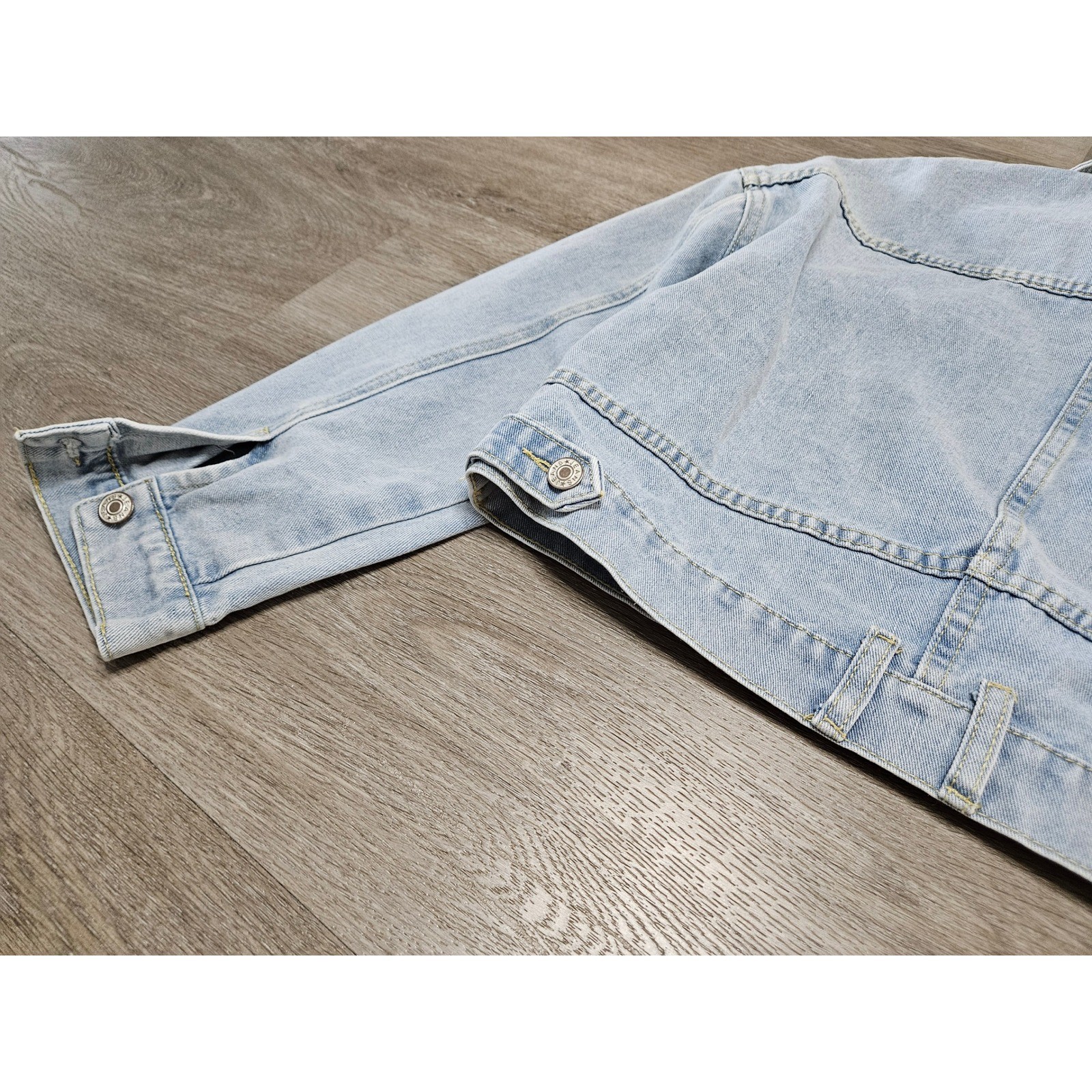 Vintage Style Studded Light Wash Cropped Denim Jacket Retro 90s Style Blue S/M