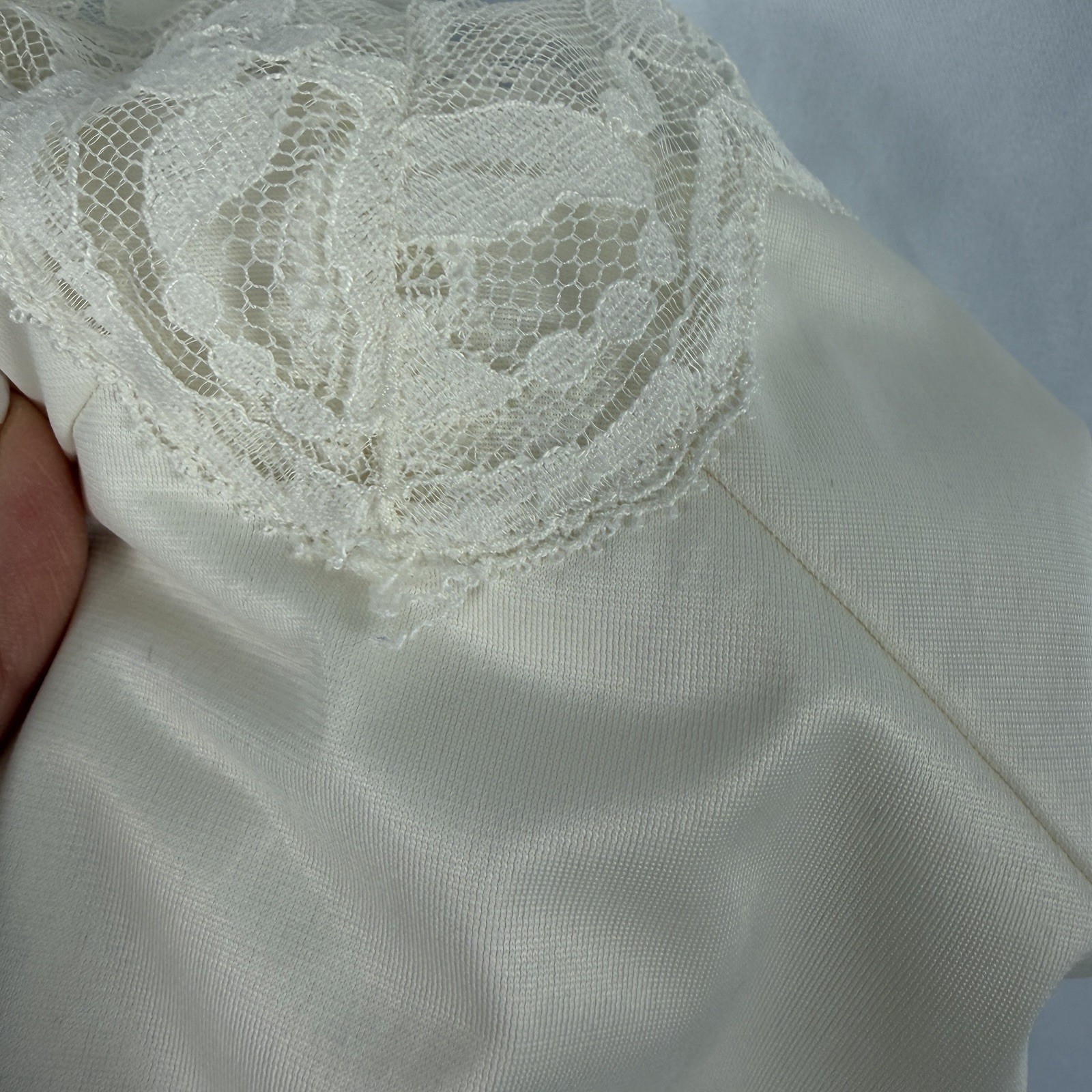 Vintage VANITY FAIR Full Slip Ivory Size 36 Lace Trim Indie Sleaze Dress Midi