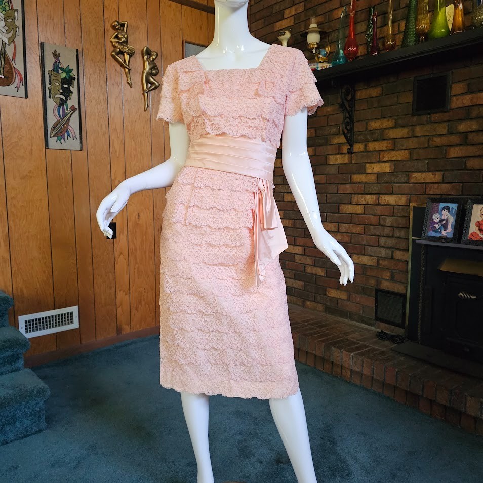Vintage 50s Pink Lace Sheath Wiggle Pencil Cocktail Party Cummerbund Dress S/M