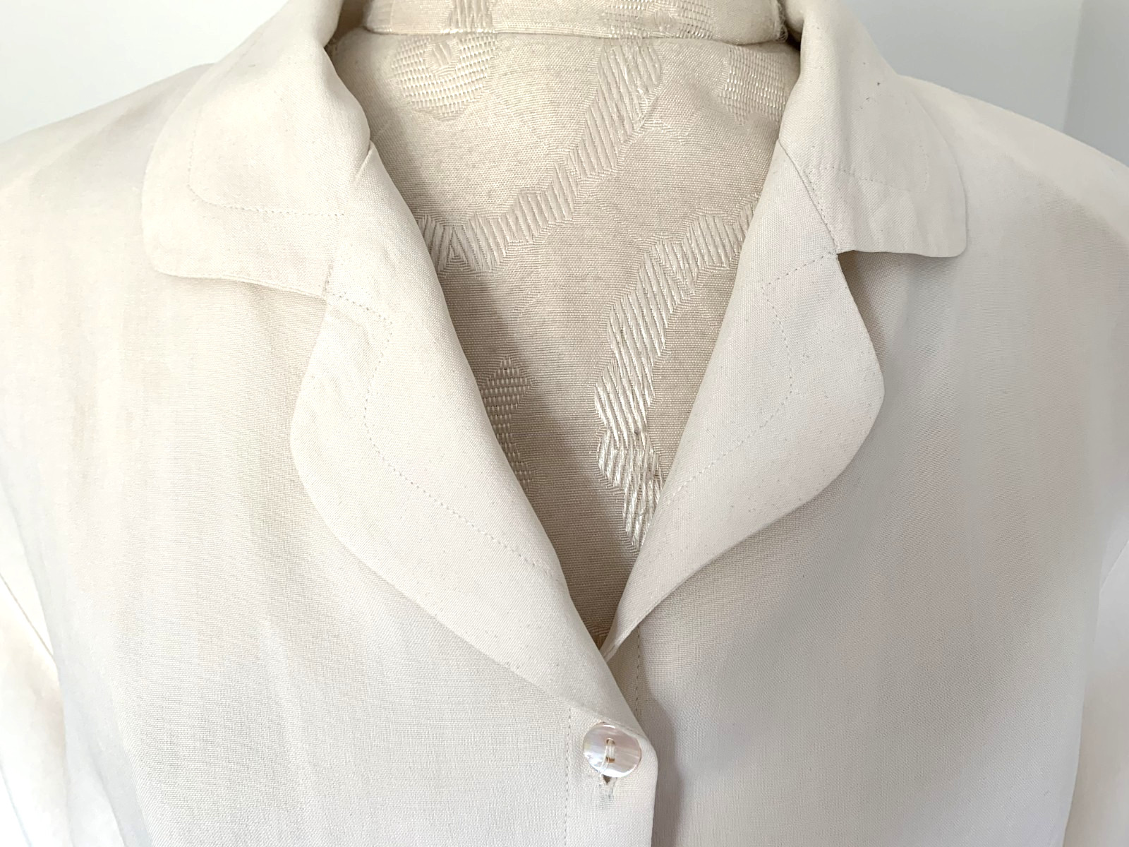 KIM ROGERS Ivory Cream Blouse 100% Silk Short Sleeve Buttons Size Large