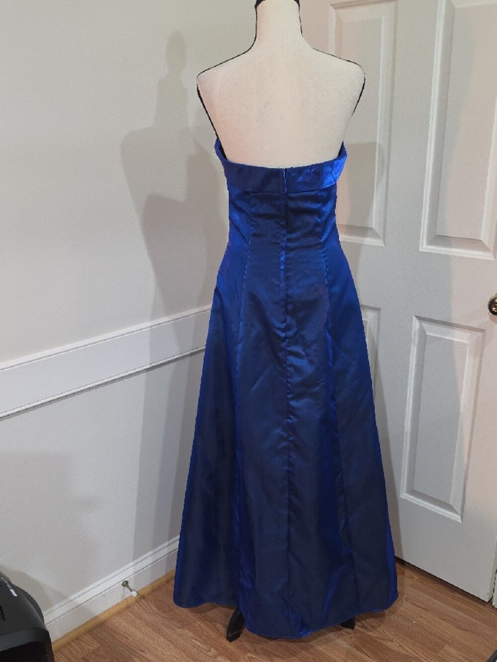 Urban Girl Nites Vintage Y2K Royal Blue Satin Strapless Gown & Shawl – Size 7/8