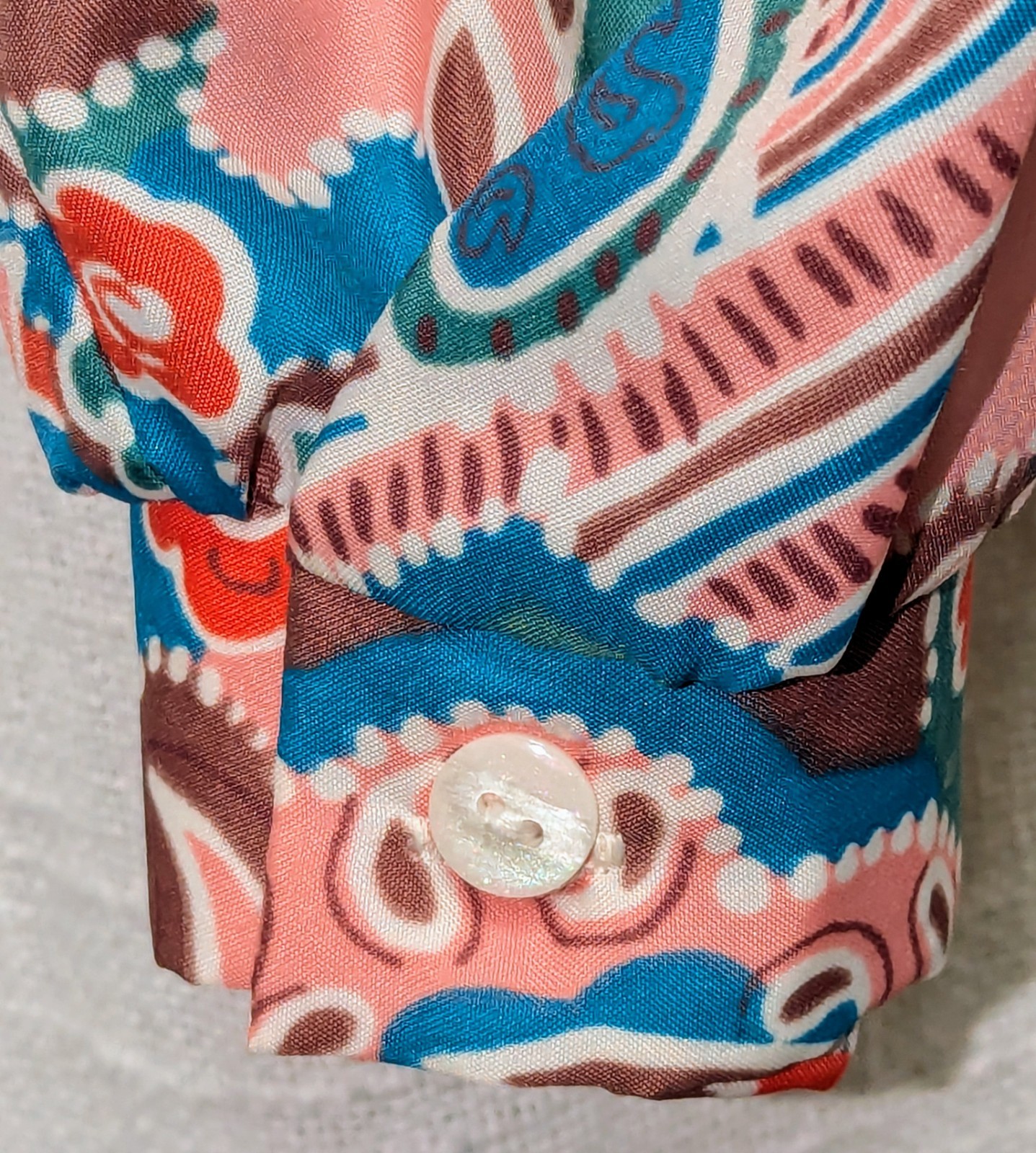 Vibrant Vintage 70s/80s Blouse – D.K. GOLD by Donkenny – Made in USA – M/L