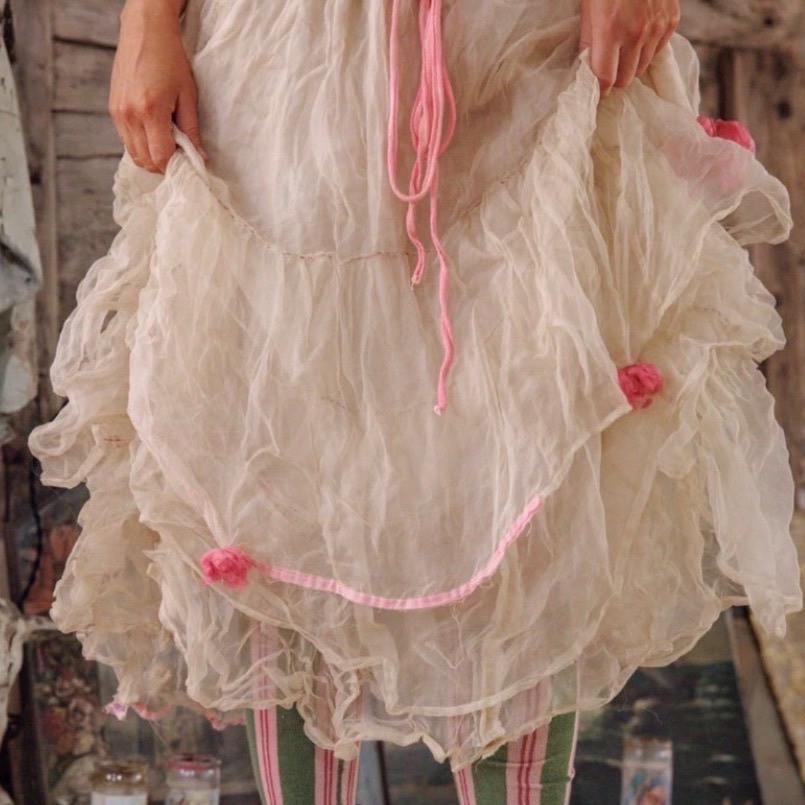 Magnolia Pearl Silk Organza Ruffled Layered Skirt Whimsy Handmade Pink Roses NWT