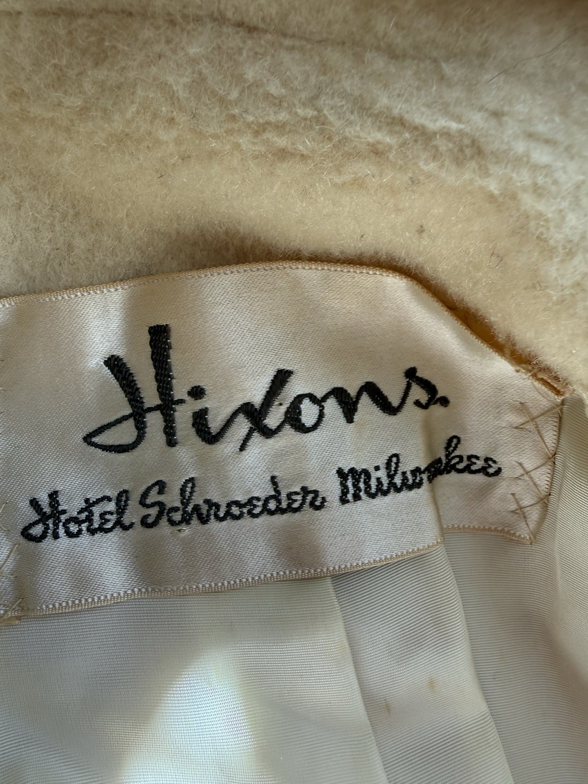 Vintage Hildon’s Hotel Schroeder Minneapolis Wool Coat Mink Fur Collar 50s Cream