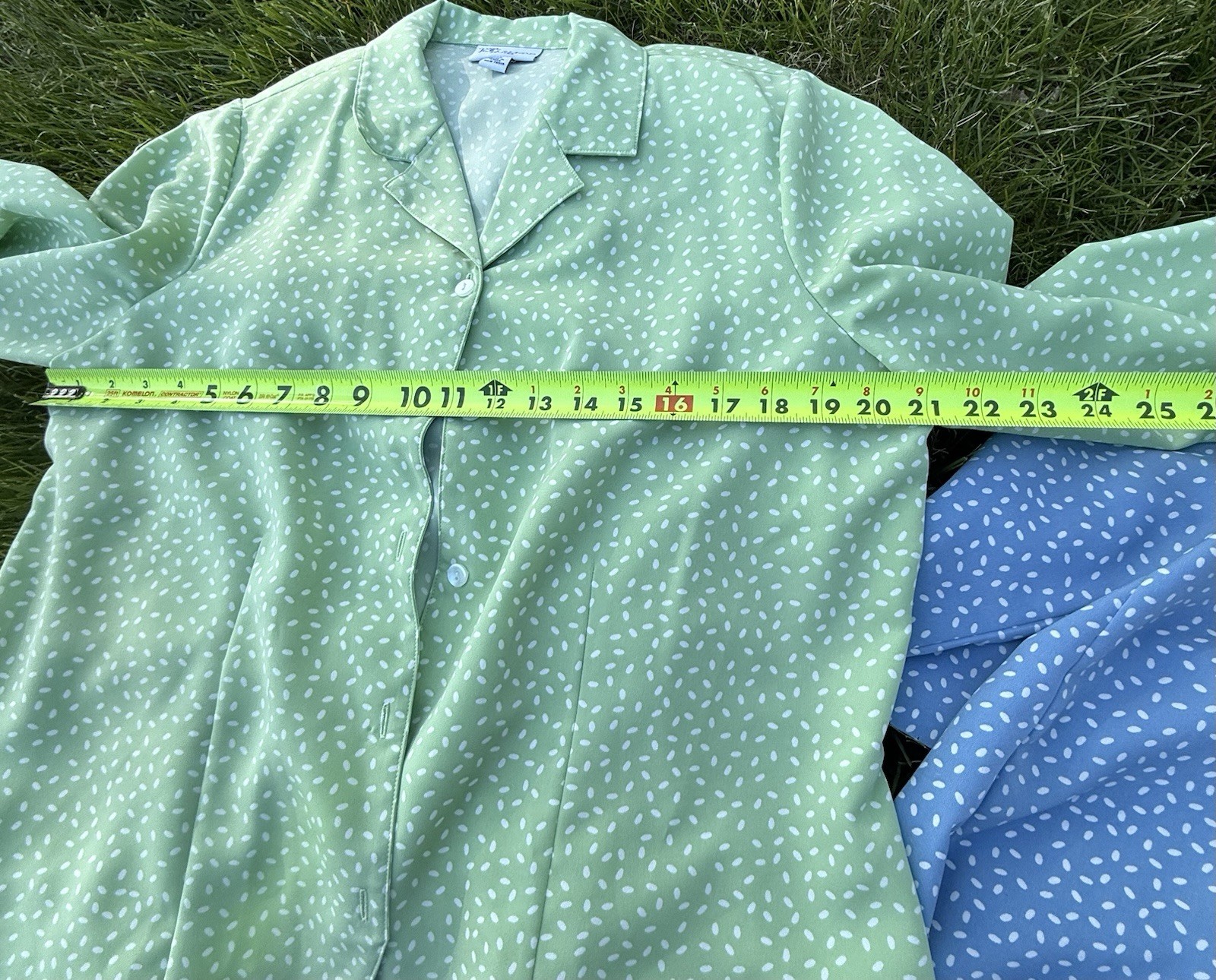 2 The Tog Shop Vtg Women’s 16 Petite 3/4 Button Up Polkadot Blouses. Green/Blue