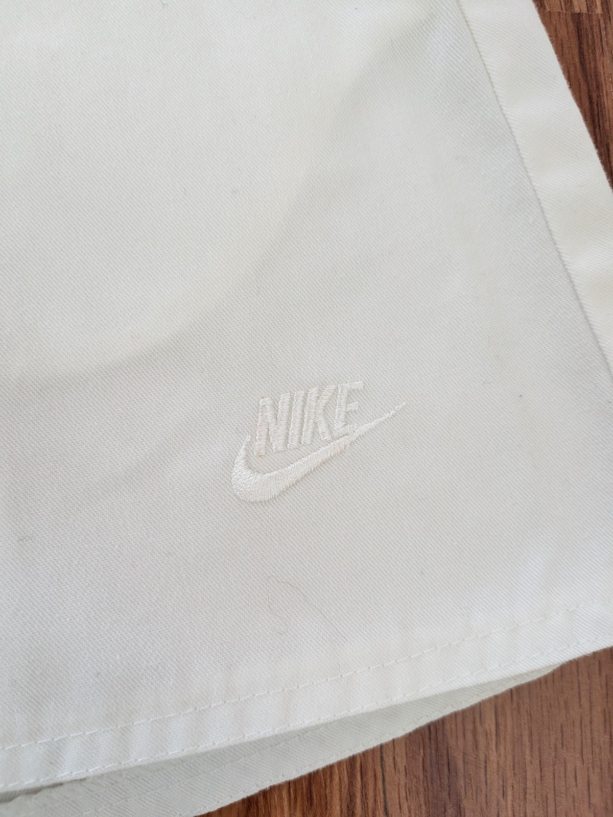 Vintage 80s NIKE white pleated tennis skirt skort embroidered logo shorts 90s