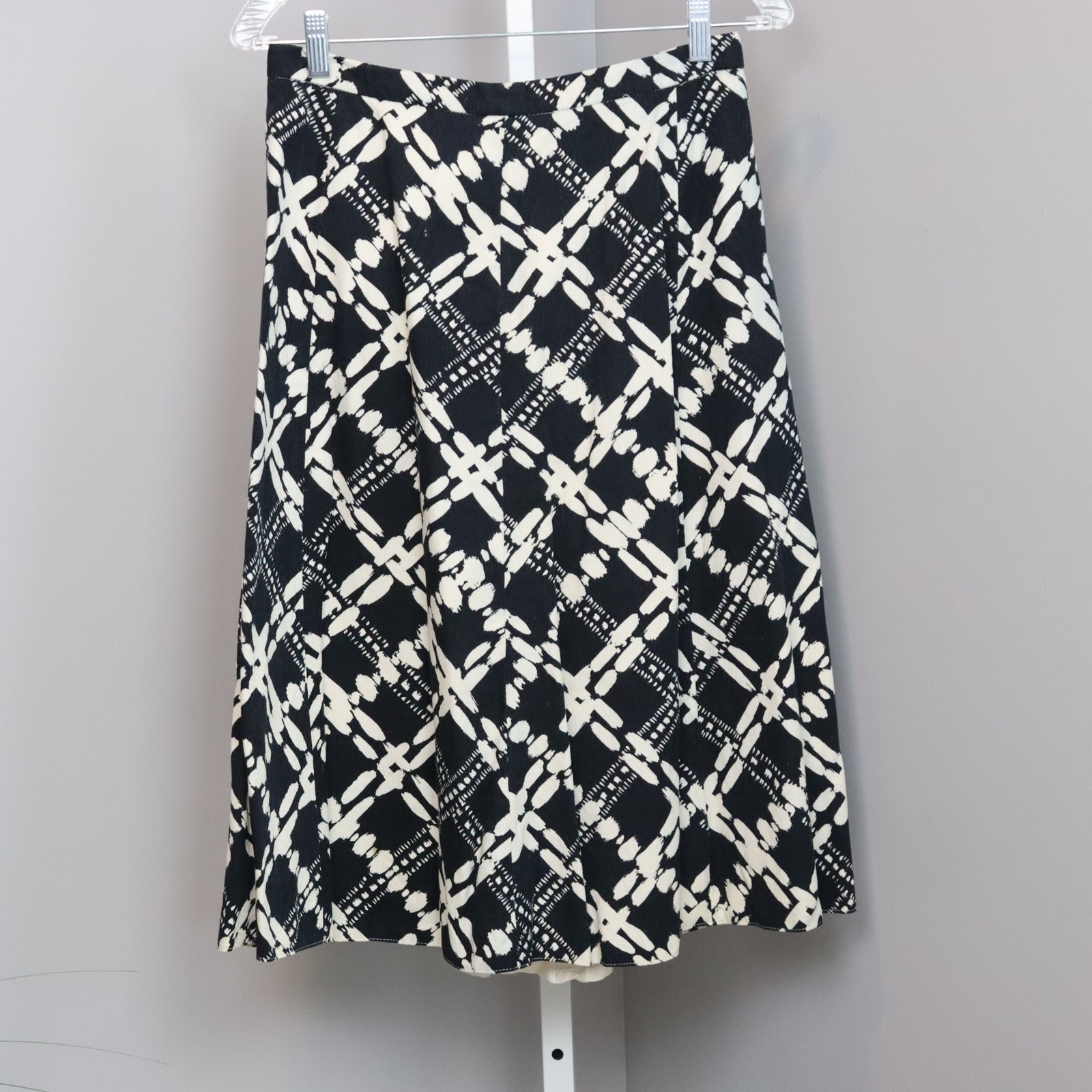 Vintage Jedezet Black & White Abstract Midi Skirt – Size 42 | Made in Germany