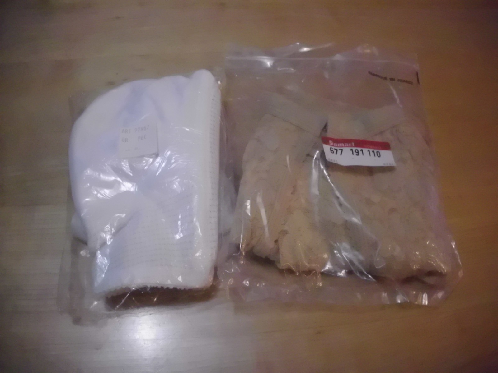 2x Vintage Bra 90-95 C, Damart Lace Skin/ Long Bra Unworn Stock Odor