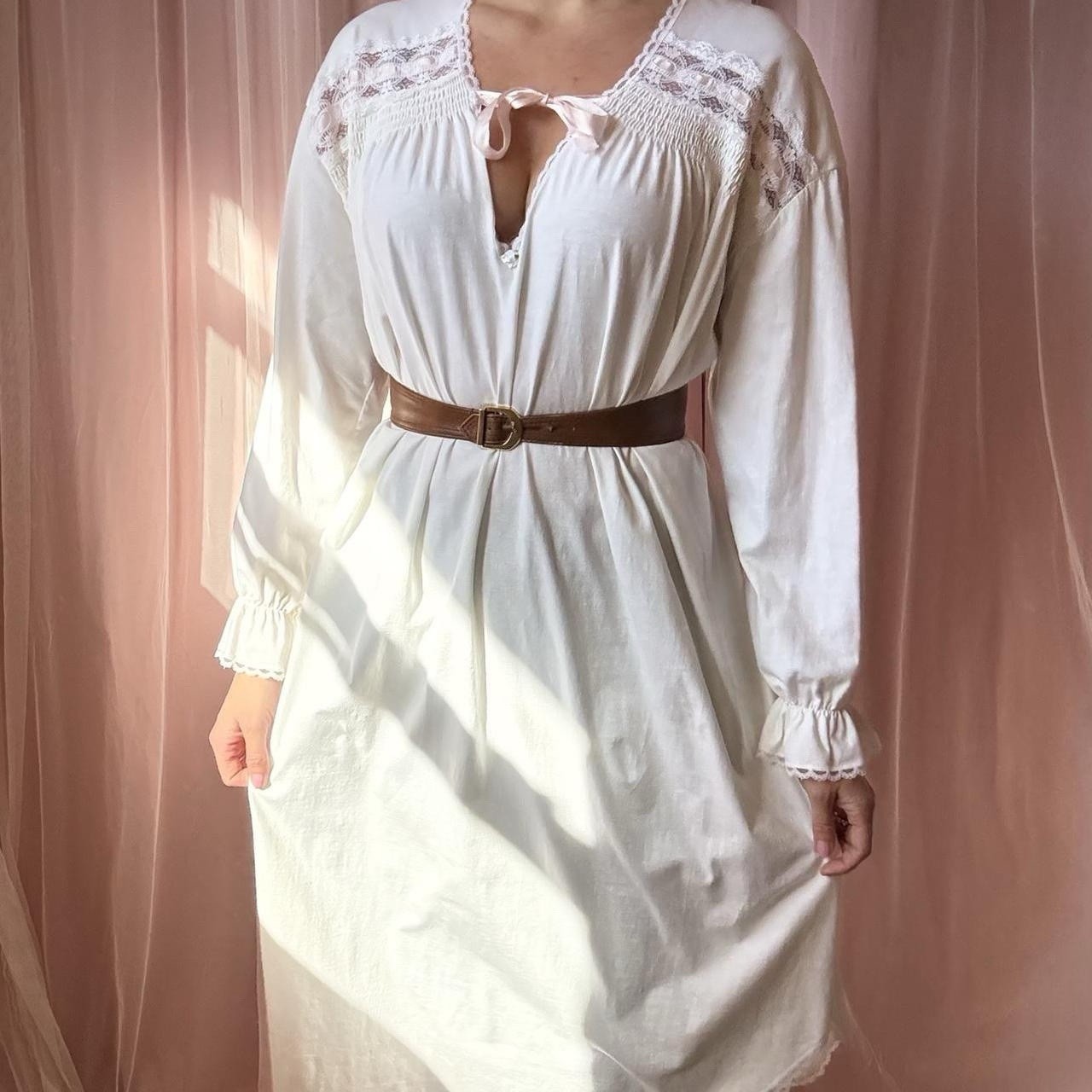 Vintage Victorian Style White Pink Ribbon Insert Lace Nightgown