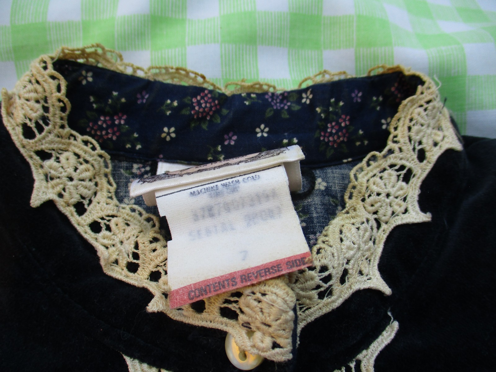 Vintage 70s Gunne Sax by Jessica Crochet Lace Velvet Puritan Collar Smock Dress