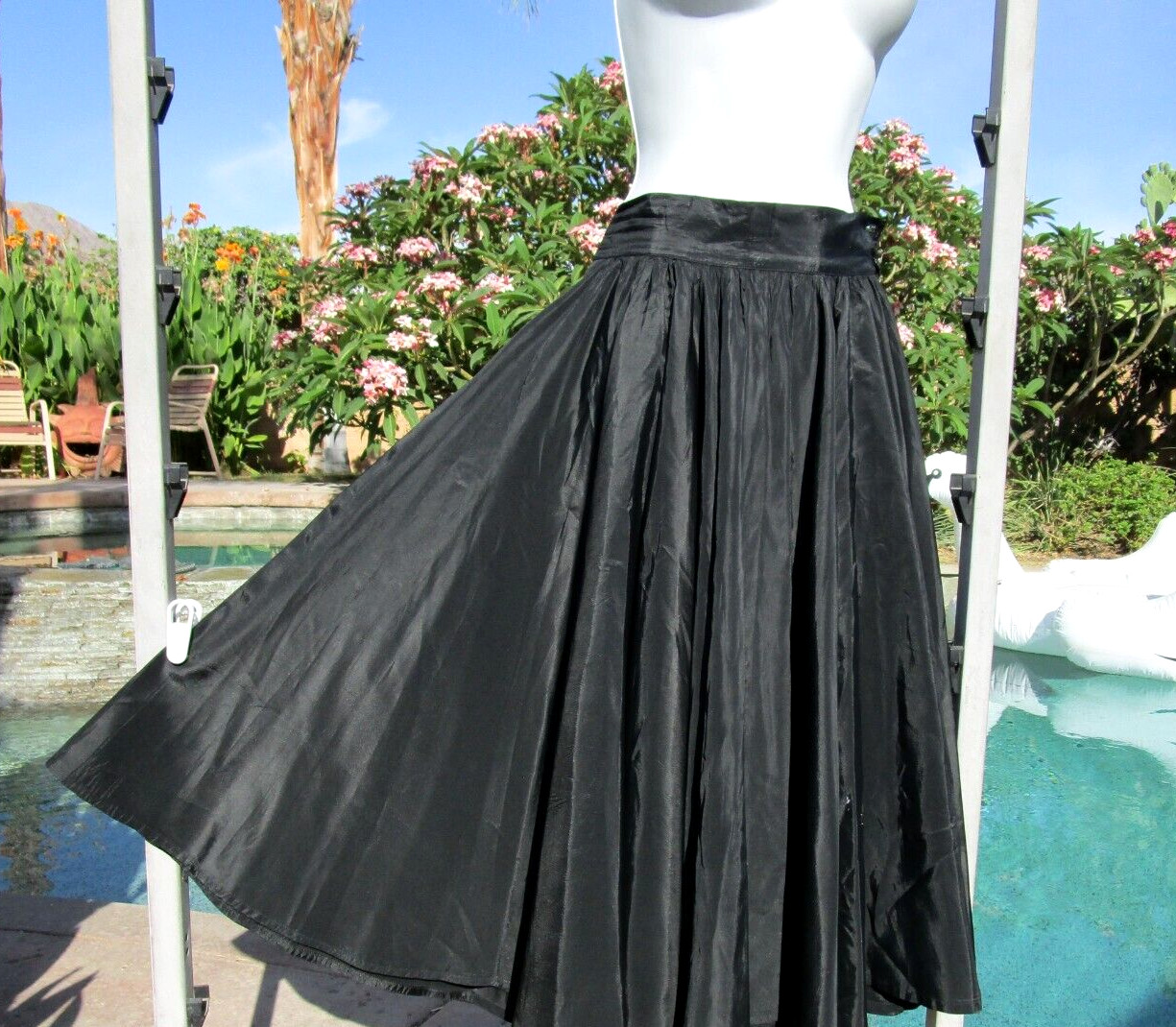 Vintage 1950s full circle skirt XS/S 26″ W black taffeta Noui 29″ L Sweep 387!!
