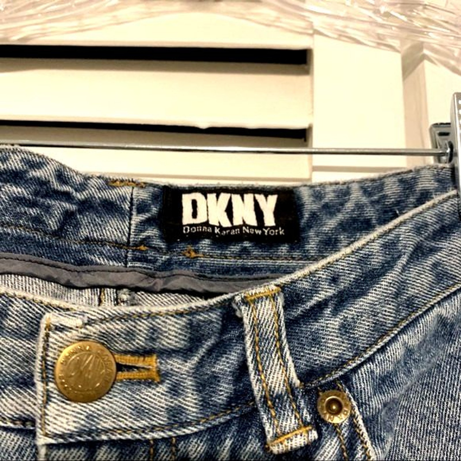 Vintage size 28 DKNY Medium Wash 90s High Rise Tapered Mom Jeans
