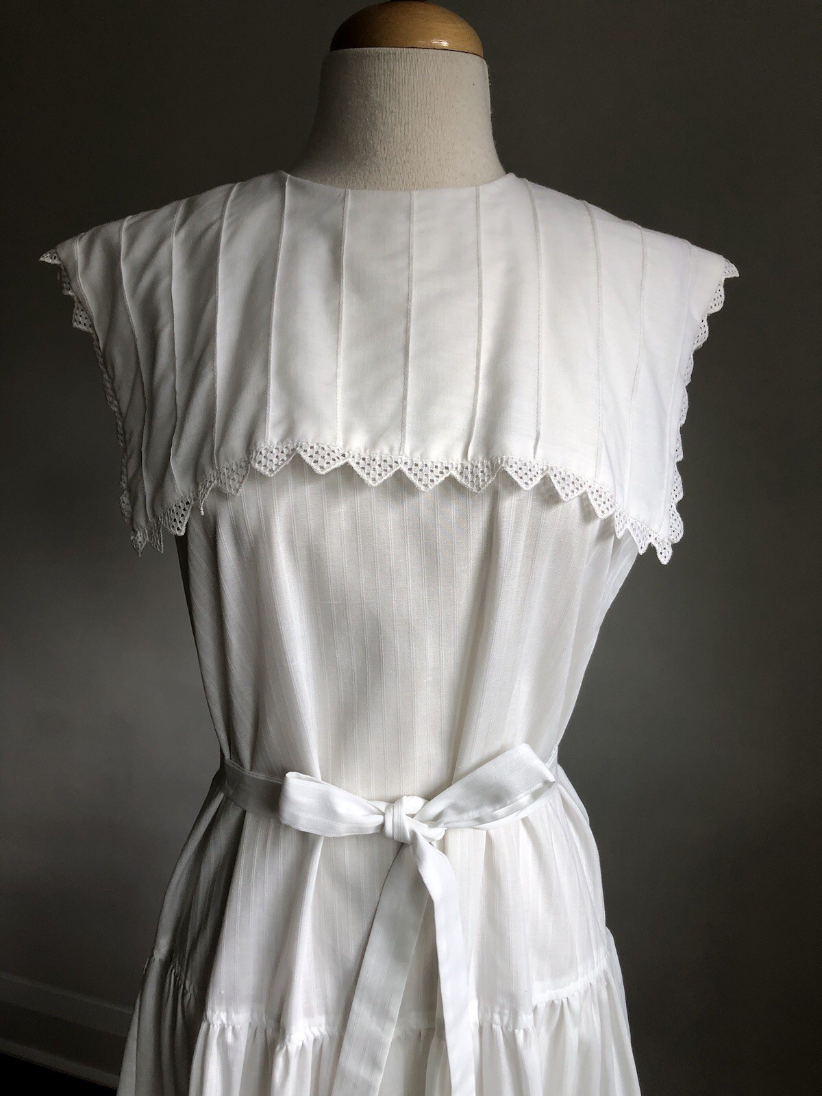 STUNNED VTG ISLE OF CAPRI Dallas White Cotton Drop-waist Prairie Day Dress M/L