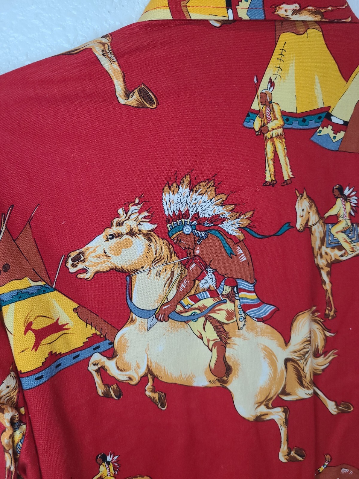 VTG Caravan Western Apparel Native novelty print Shirt, Rare retro indigenous M