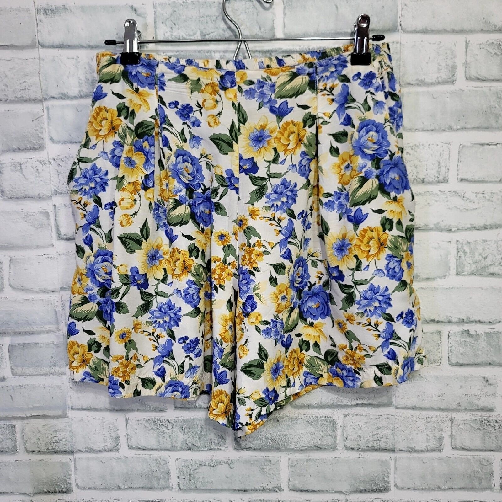 Vintage 90s Paris Blues Blue Yellow Floral Pleated High Waisted Flowy Shorts