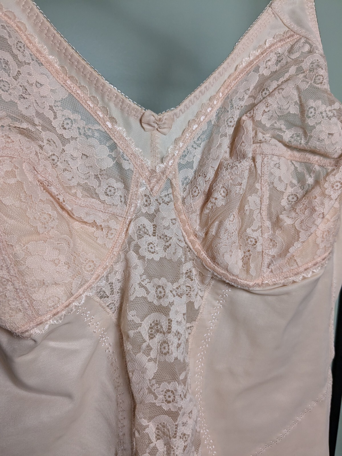 Lace Shapewear Pale Pink/Beige Undergarment