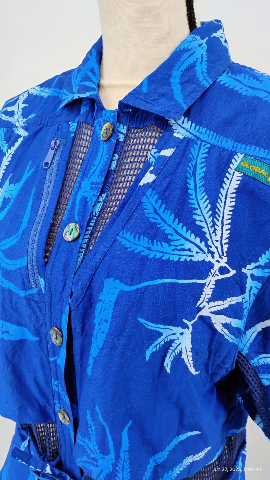 Global Kiwis Dress Vented Button Up Zip Pockets Mesh 100% Cotton Blue Tropical M