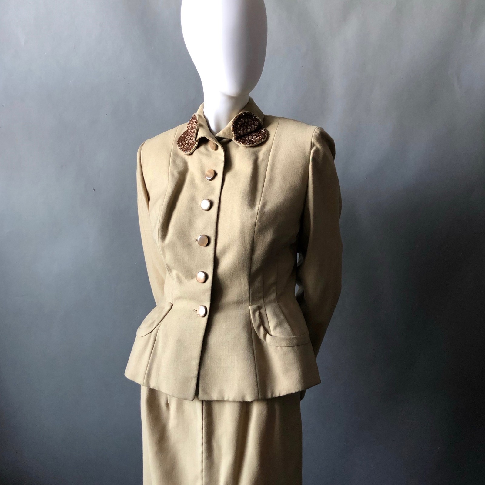 Vintage 1940s Courtshire Fashion Wool 2pc Suit Khaki Tailored Maisel WW2 Era S M